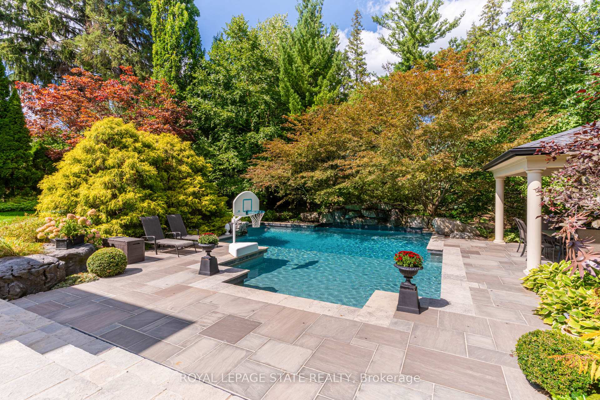 Photo 41 of 21 Harrington Place, Hamilton, Ancaster — HOMEH
