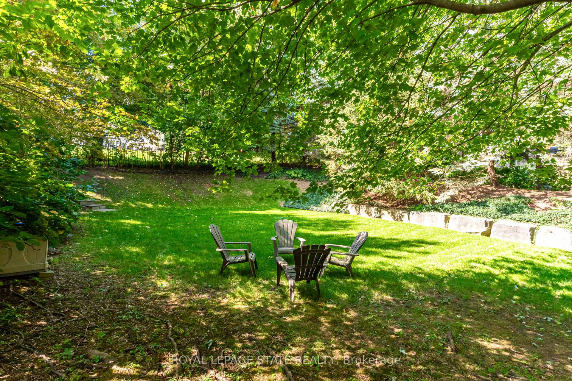 Photo 49 of 21 Harrington Place, Hamilton, Ancaster — HOMEH