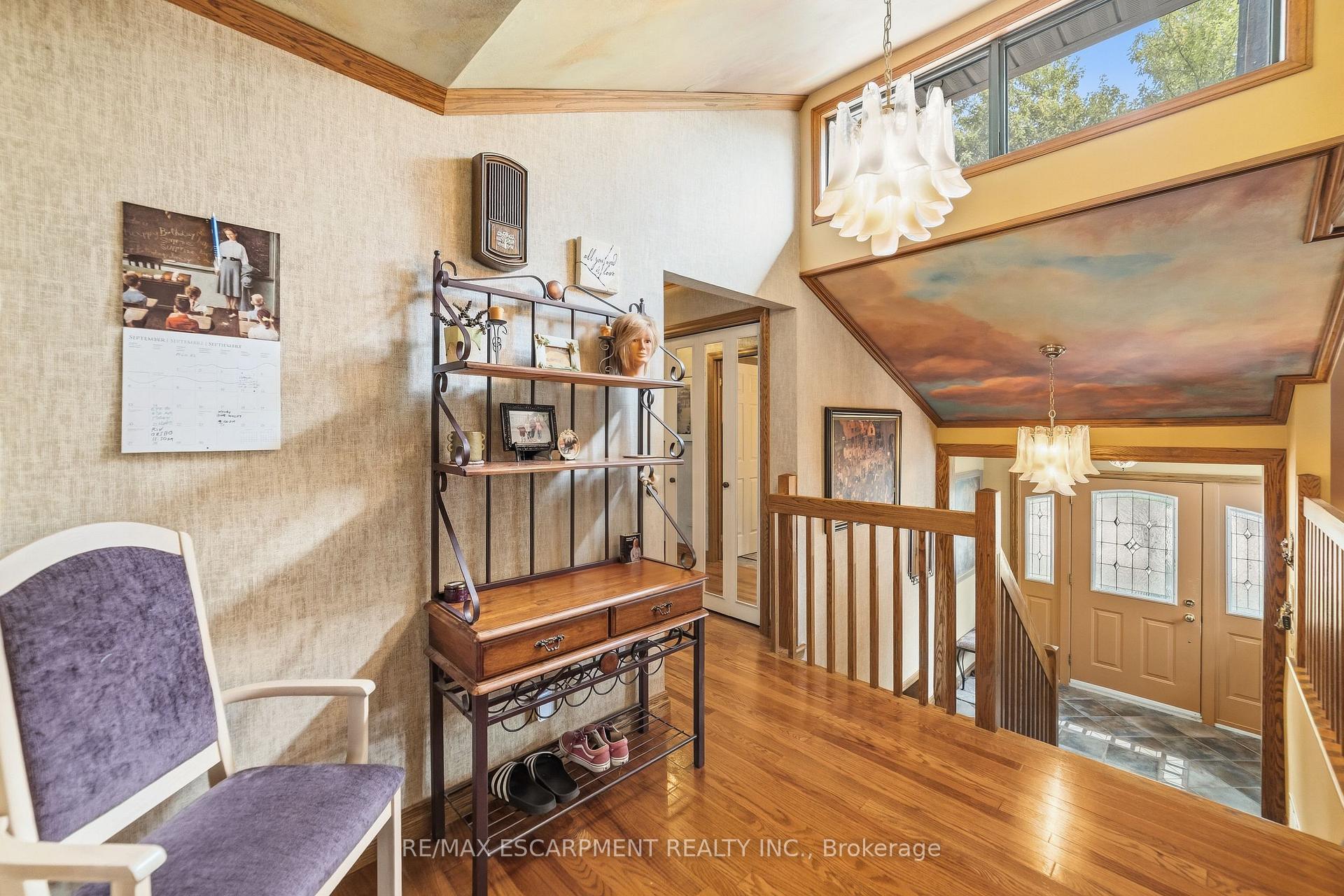 Photo 5 of 39 Audubon Street S, Hamilton, Stoney Creek Mountain — HOMEH