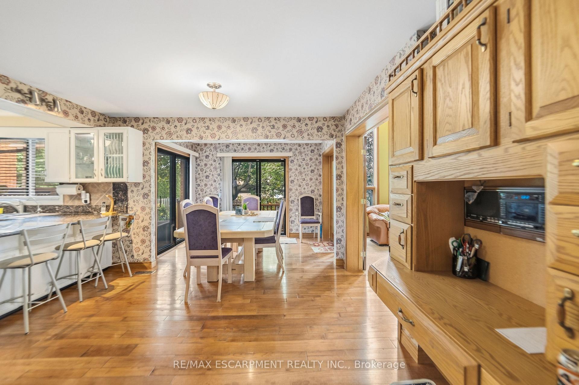 Photo 10 of 39 Audubon Street S, Hamilton, Stoney Creek Mountain — HOMEH