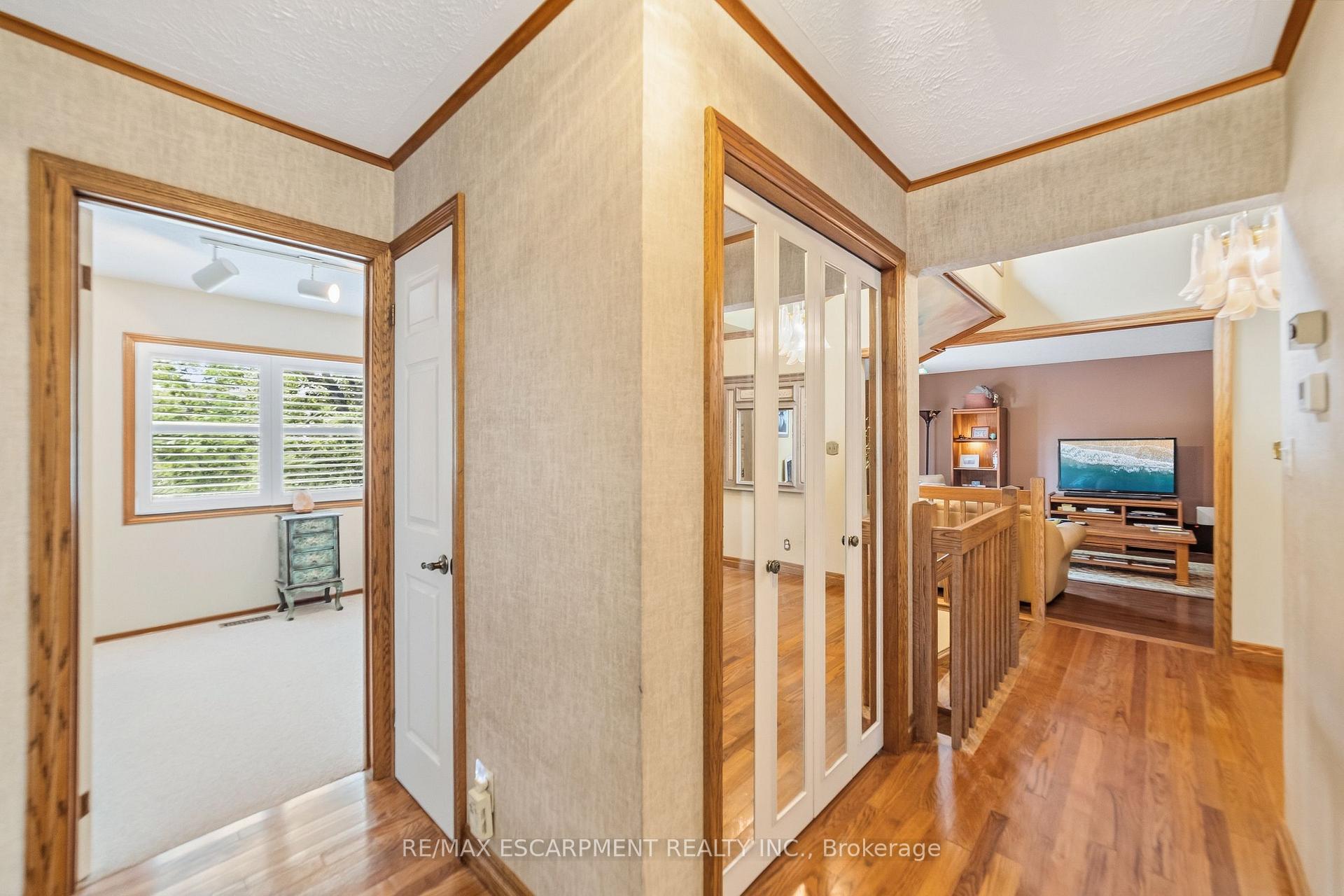 Photo 17 of 39 Audubon Street S, Hamilton, Stoney Creek Mountain — HOMEH