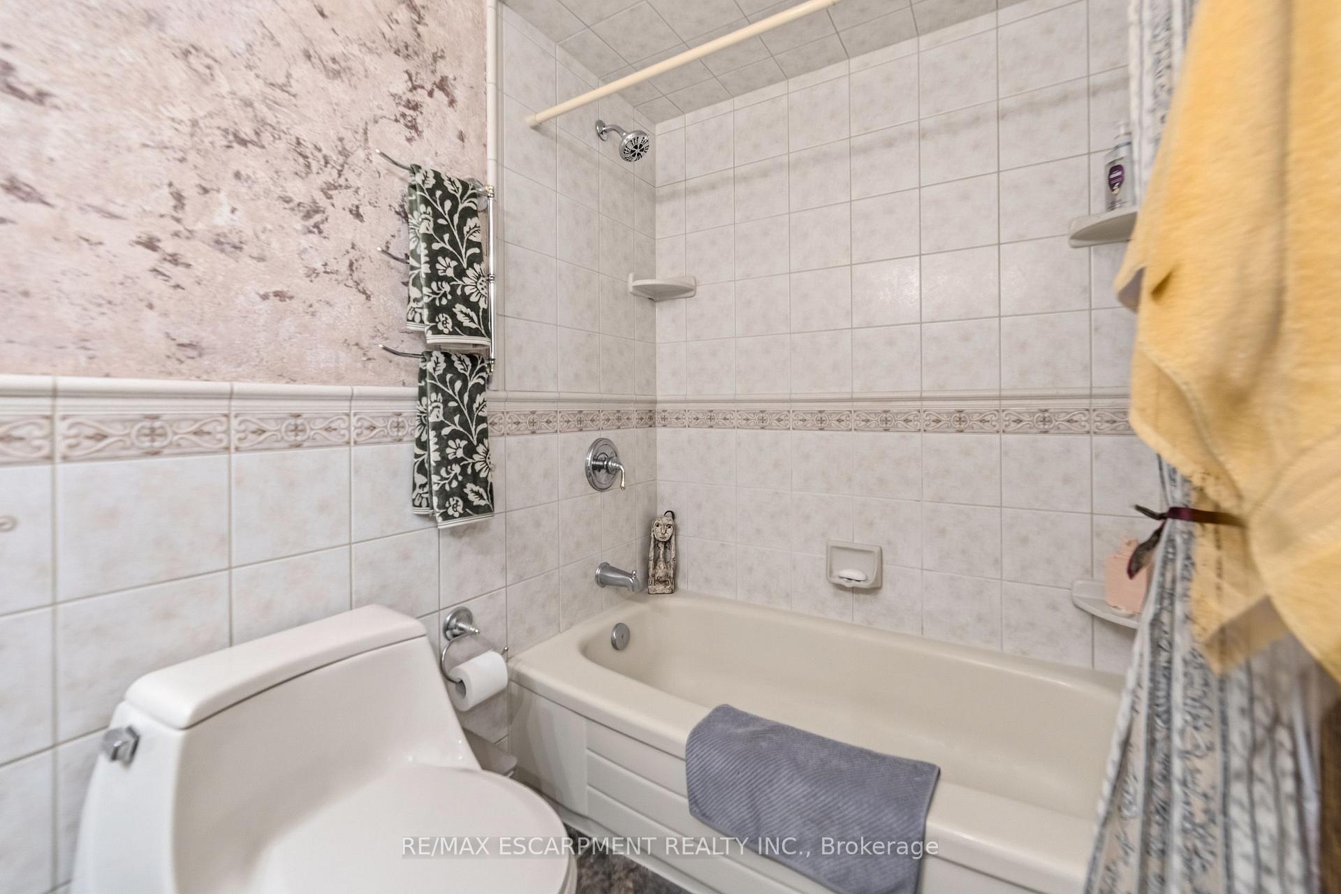 Photo 19 of 39 Audubon Street S, Hamilton, Stoney Creek Mountain — HOMEH