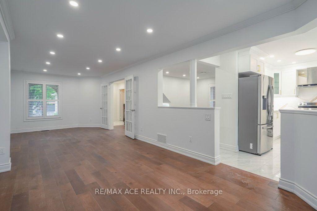 Photo 5 of Unit Main, 168 Roxbury Street, Markham, Rouge River Estates — HOMEH