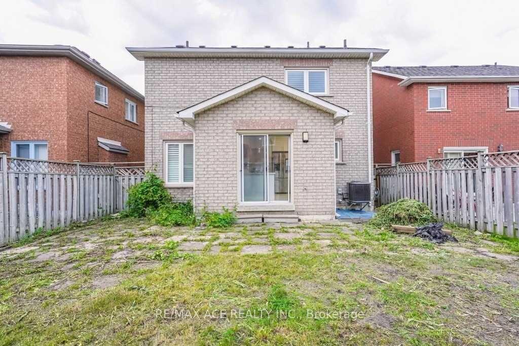 Photo 9 of Unit Main, 168 Roxbury Street, Markham, Rouge River Estates — HOMEH