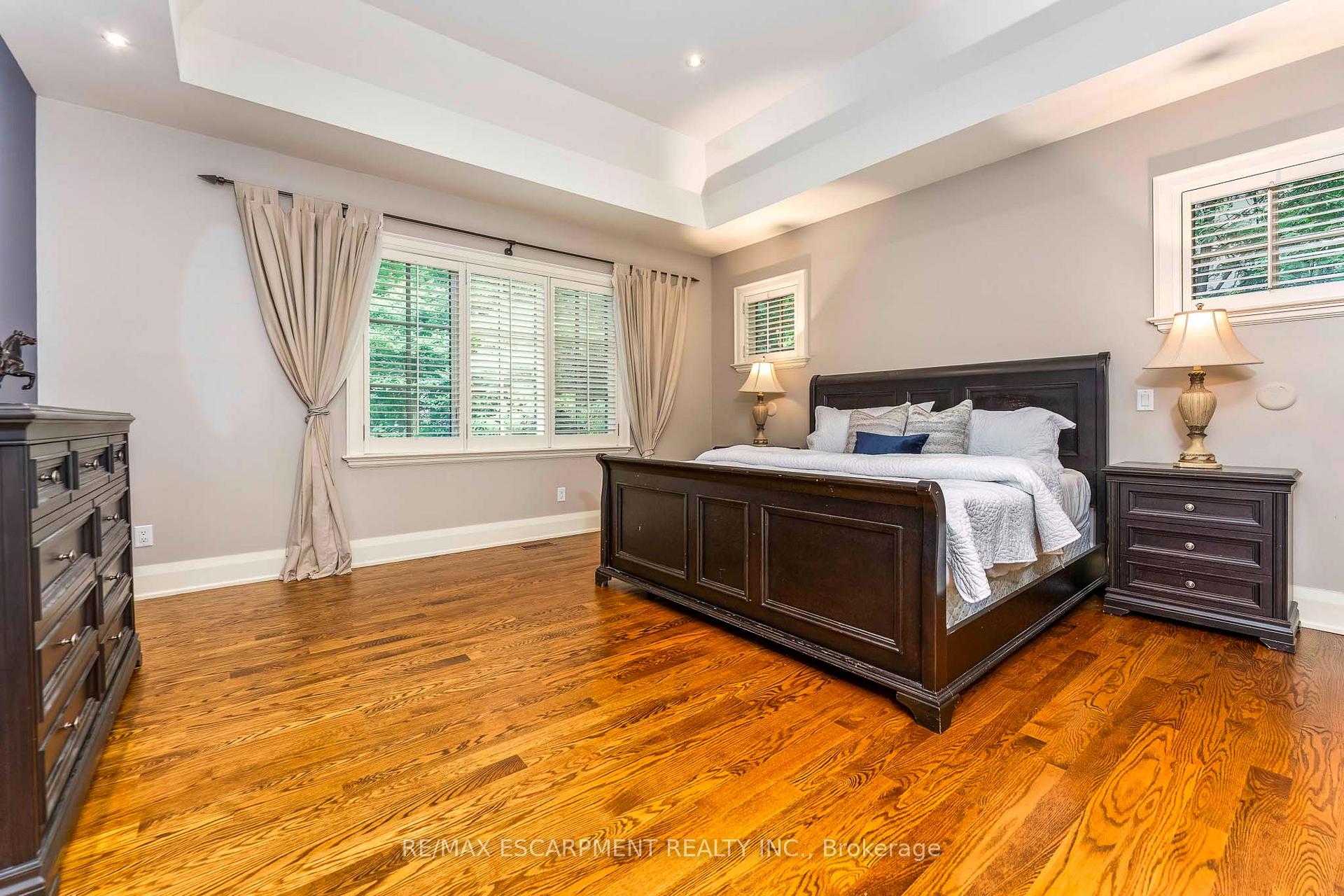 Photo 17 of 2209 Pineneedle Row, Mississauga, Erindale — HOMEH
