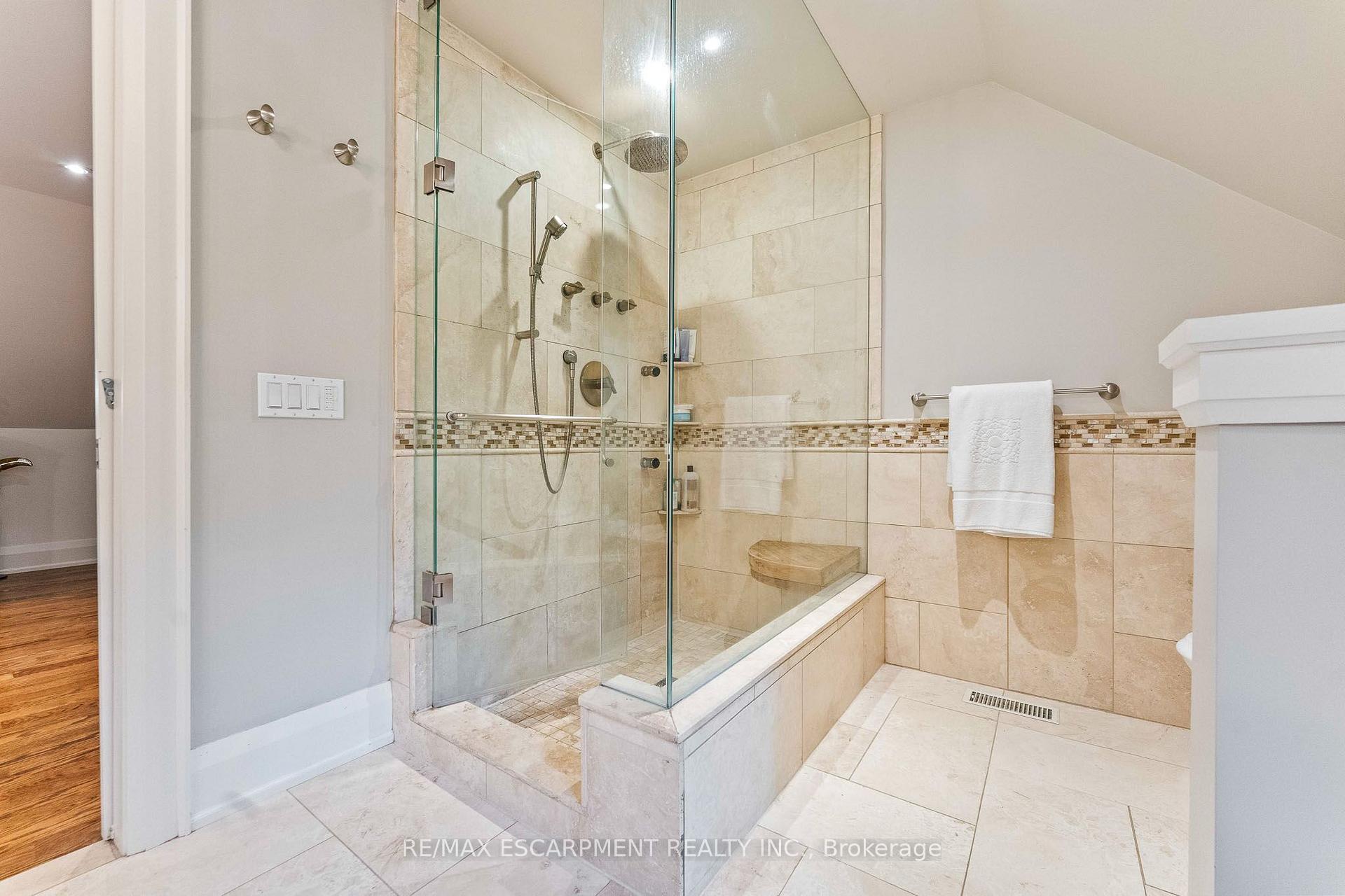 Photo 27 of 2209 Pineneedle Row, Mississauga, Erindale — HOMEH