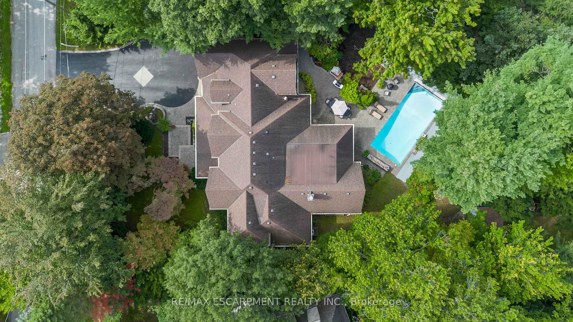 Photo 36 of 2209 Pineneedle Row, Mississauga, Erindale — HOMEH