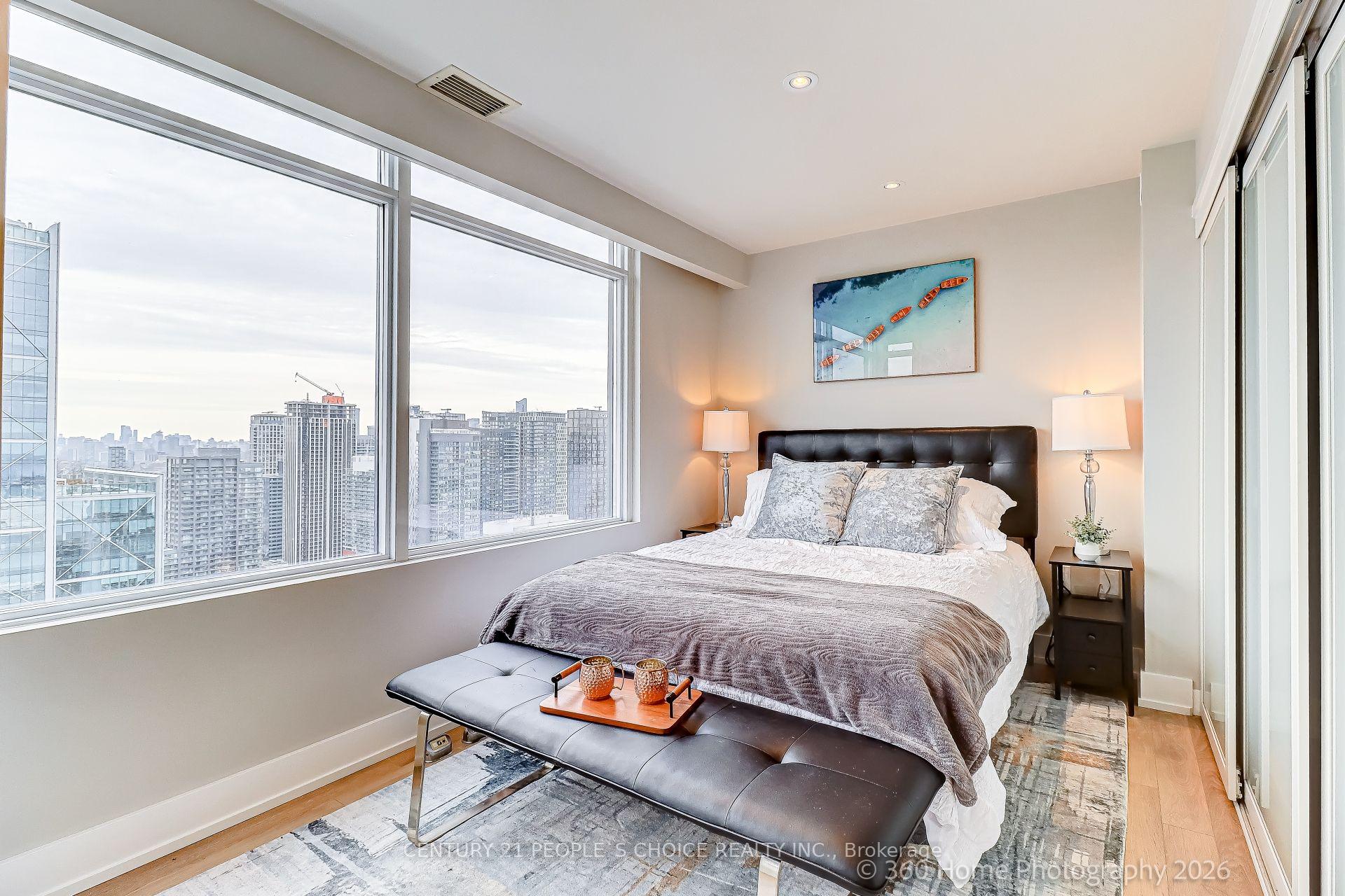 Photo 4 of Unit PH5201, 25 Telegram Mews, Toronto, Waterfront Communities — HOMEH