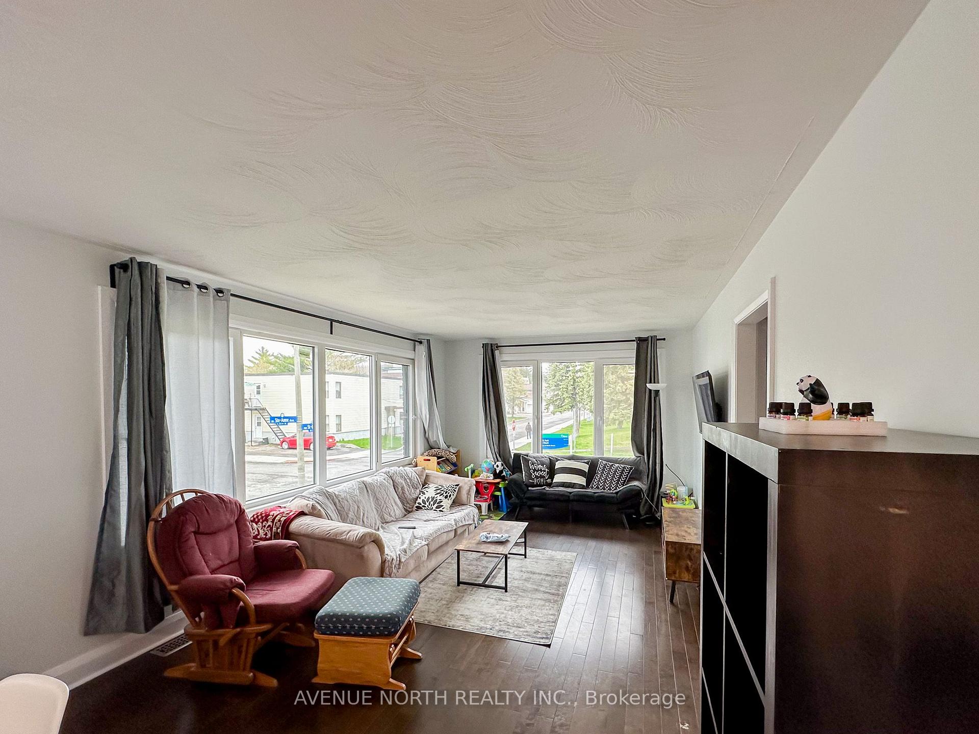 Photo 4 of Unit 4, 199 Ste Anne Street, Ottawa, Vanier — HOMEH