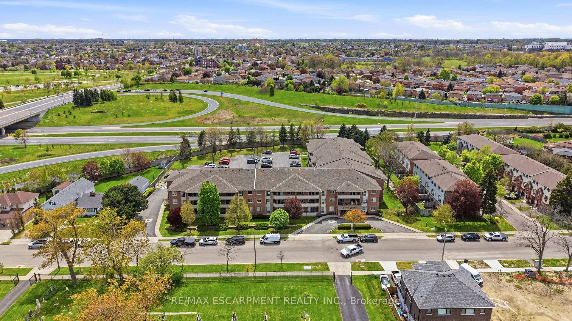 Photo 2 of Unit 303, 416 Limeridge Road E, Hamilton, Bruleville — HOMEH