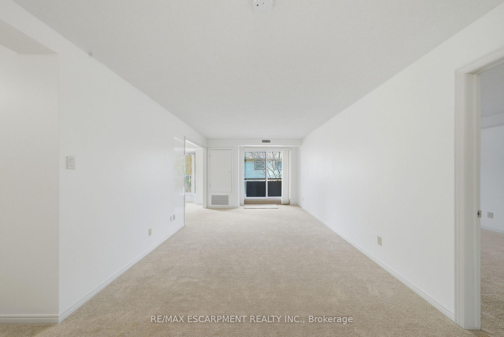 Photo 7 of Unit 303, 416 Limeridge Road E, Hamilton, Bruleville — HOMEH