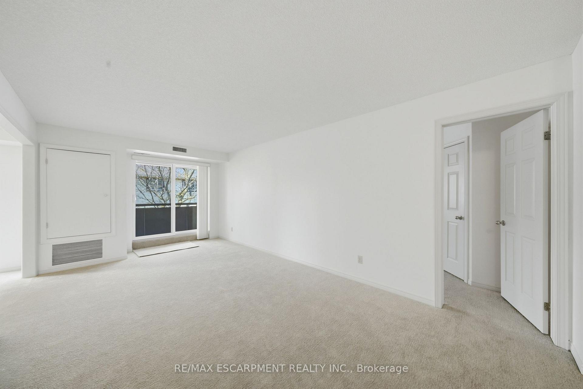 Photo 8 of Unit 303, 416 Limeridge Road E, Hamilton, Bruleville — HOMEH