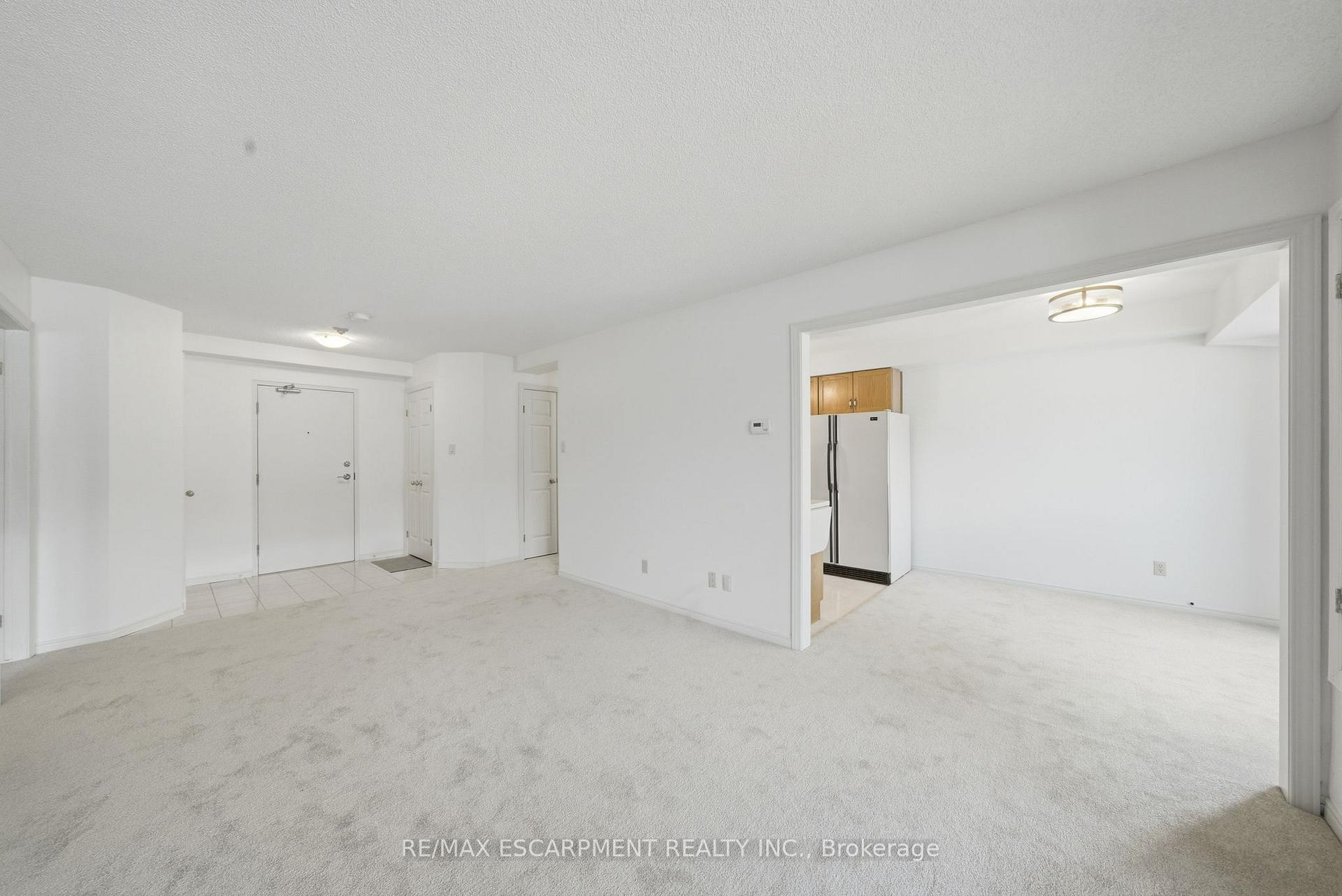 Photo 10 of Unit 303, 416 Limeridge Road E, Hamilton, Bruleville — HOMEH