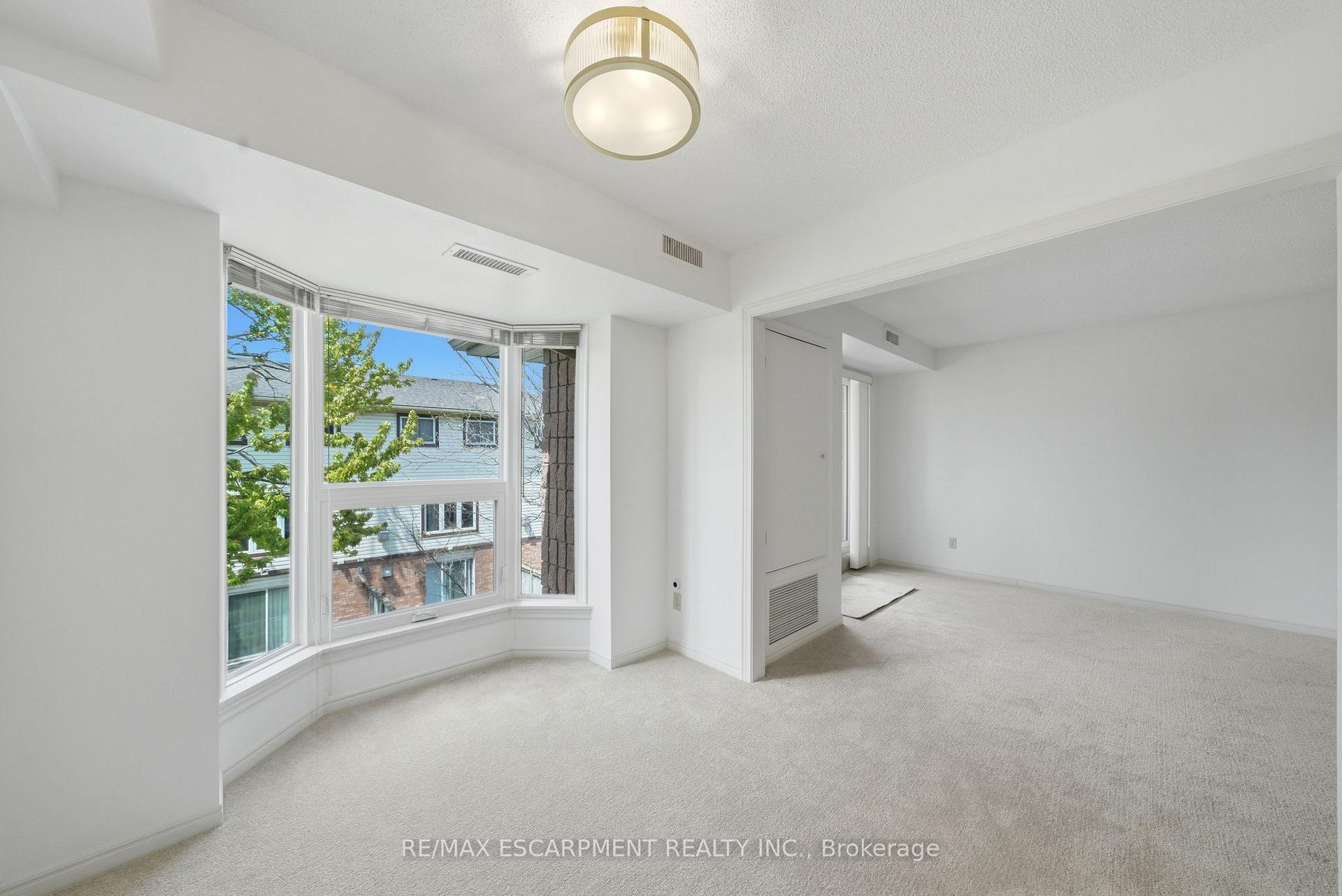 Photo 15 of Unit 303, 416 Limeridge Road E, Hamilton, Bruleville — HOMEH