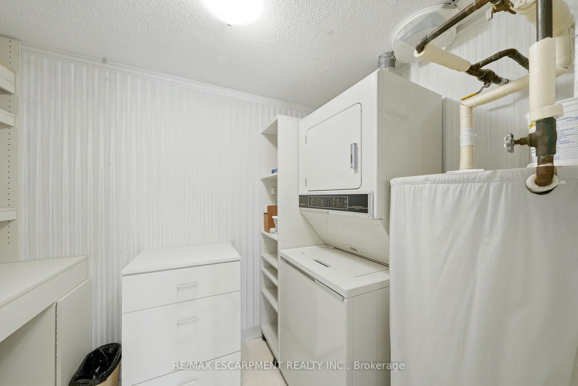 Photo 19 of Unit 303, 416 Limeridge Road E, Hamilton, Bruleville — HOMEH