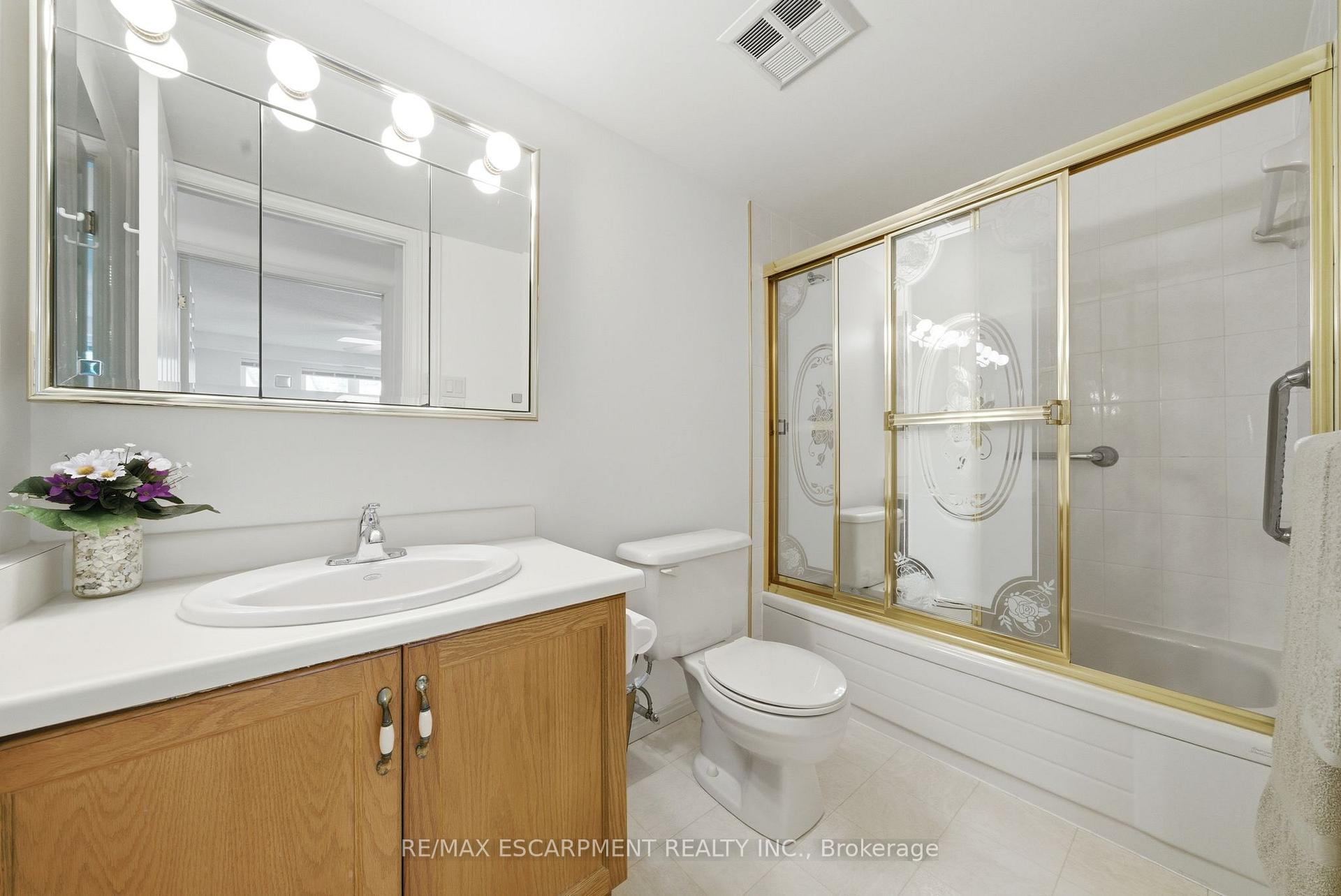 Photo 28 of Unit 303, 416 Limeridge Road E, Hamilton, Bruleville — HOMEH
