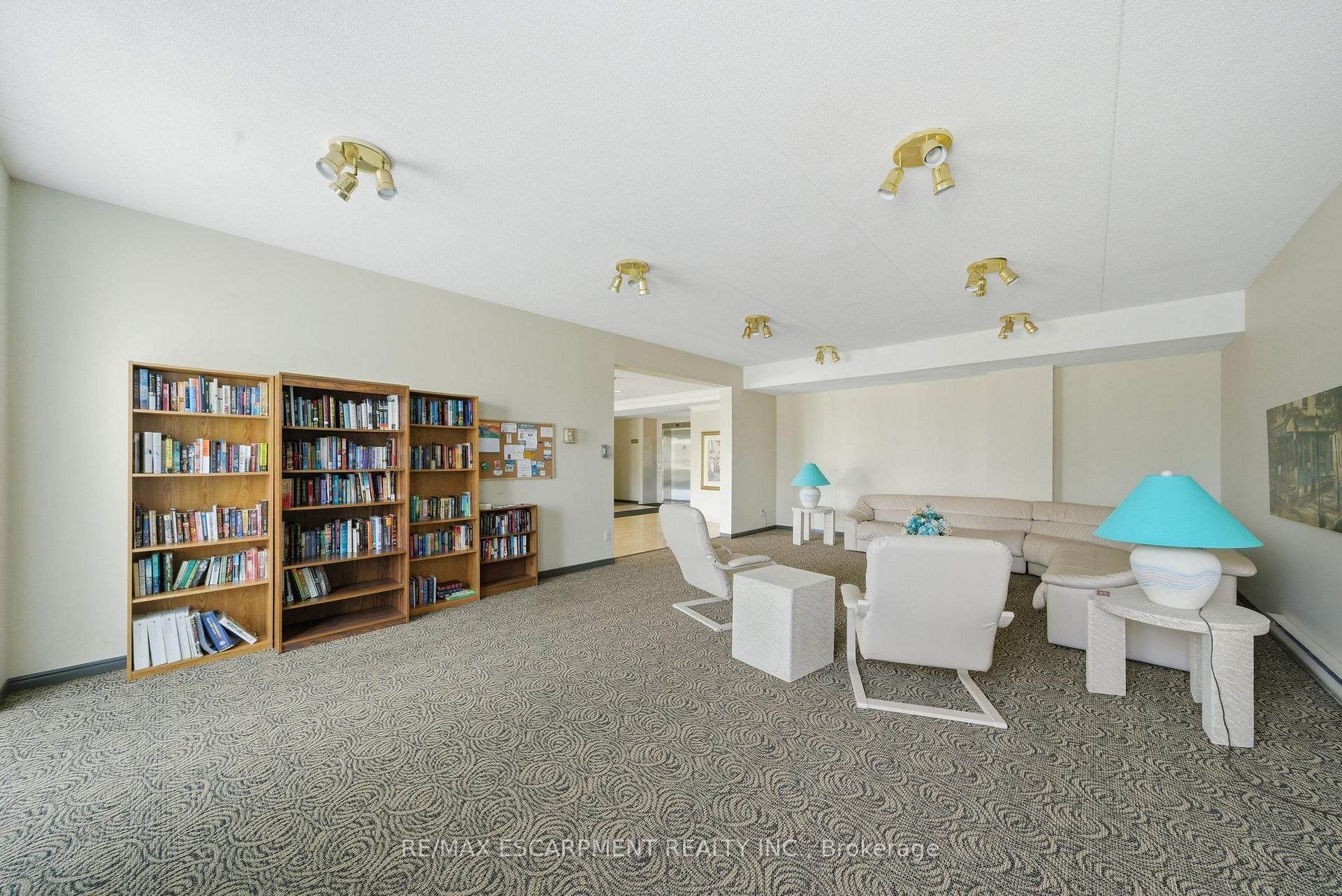 Photo 31 of Unit 303, 416 Limeridge Road E, Hamilton, Bruleville — HOMEH
