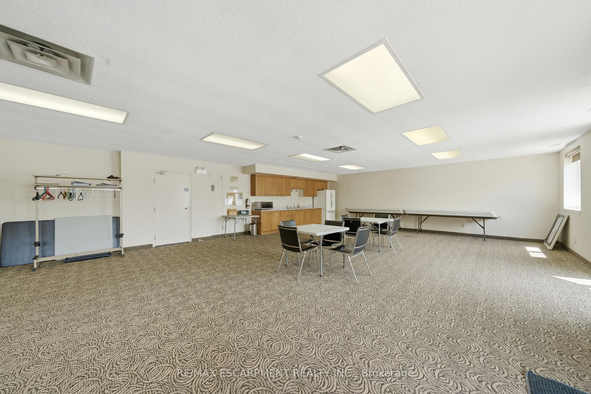 Photo 32 of Unit 303, 416 Limeridge Road E, Hamilton, Bruleville — HOMEH