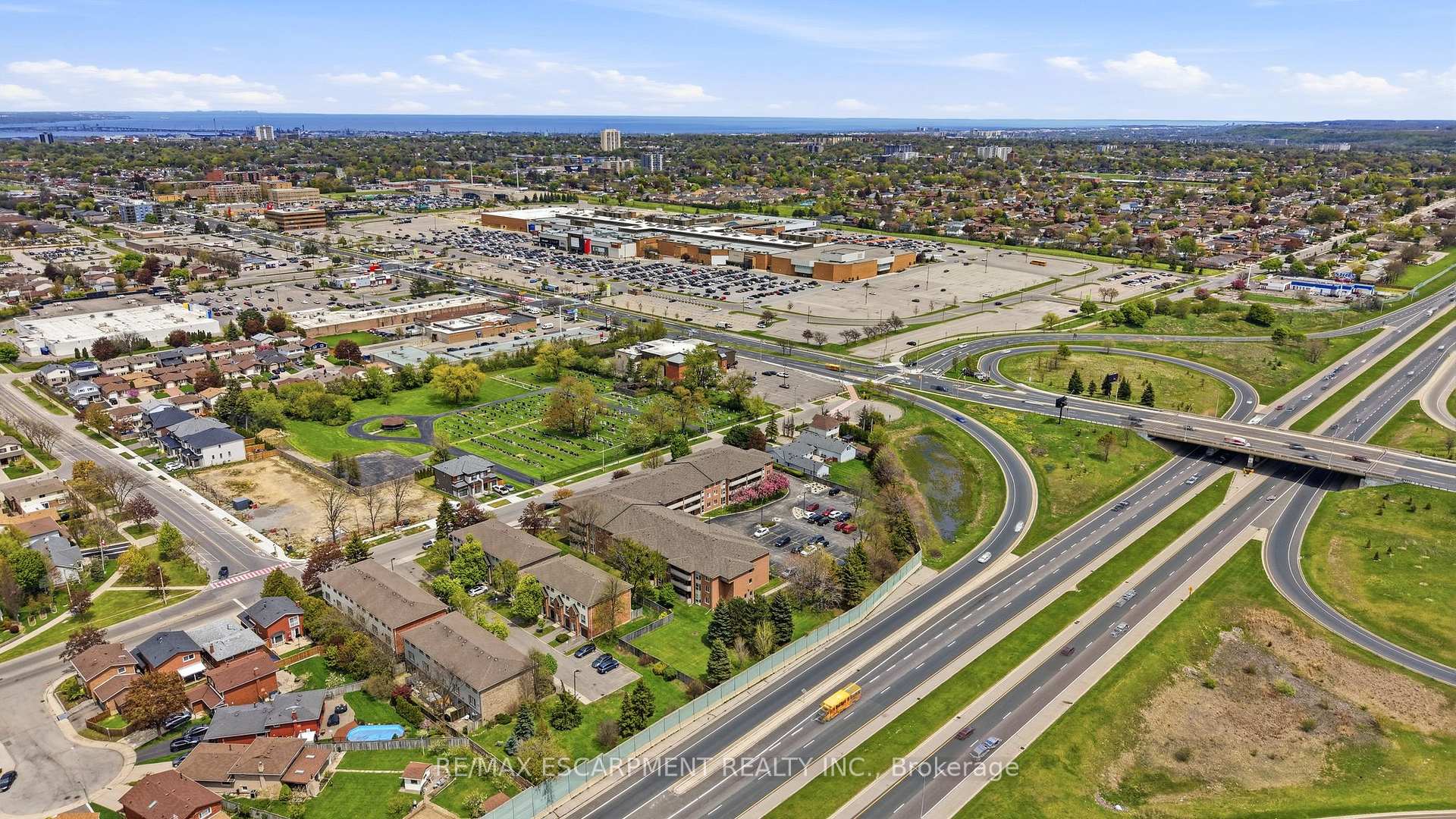 Photo 42 of Unit 303, 416 Limeridge Road E, Hamilton, Bruleville — HOMEH