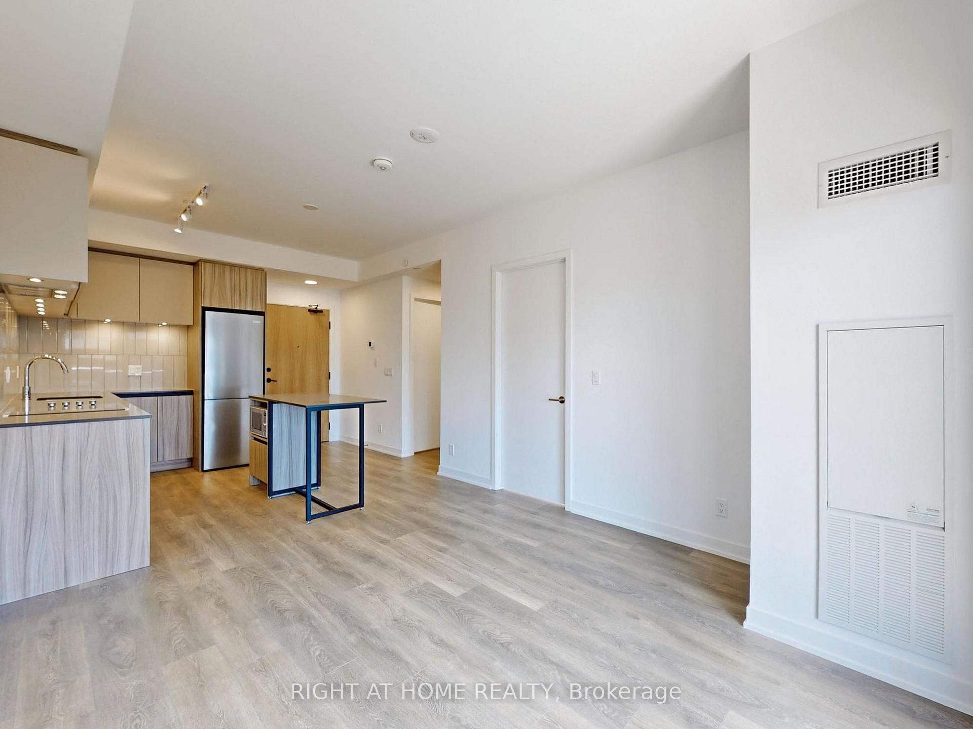 Photo 6 of Unit 19, 7950 Bathurst Street, Vaughan, Beverley Glen — HOMEH