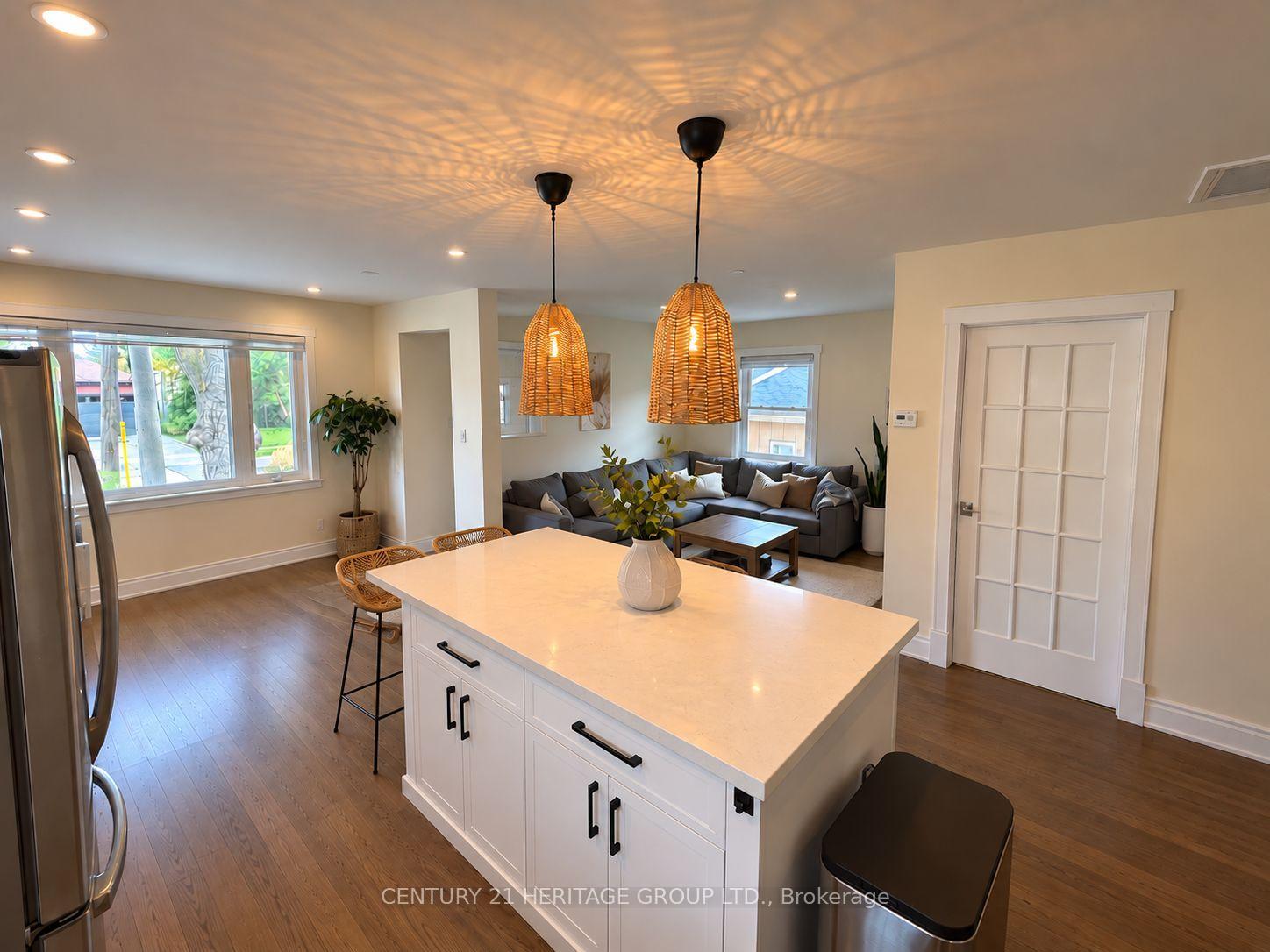 Photo 6 of 93 Ellington Drive, Scarborough, Wexford-Maryvale — HOMEH