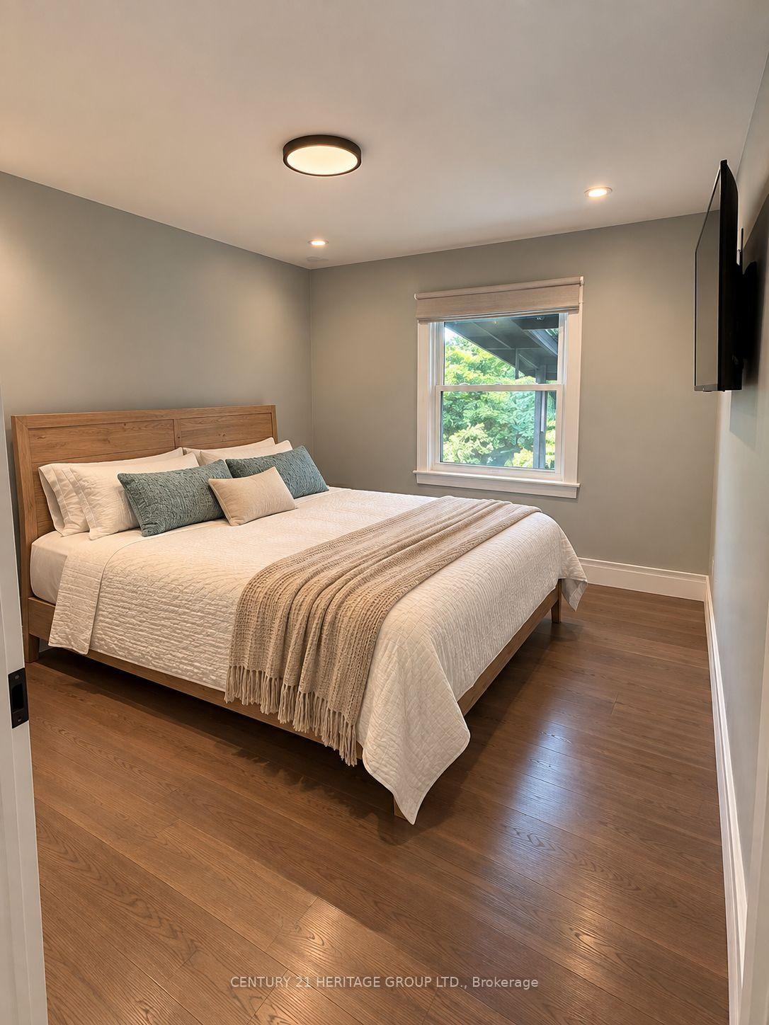 Photo 9 of 93 Ellington Drive, Scarborough, Wexford-Maryvale — HOMEH