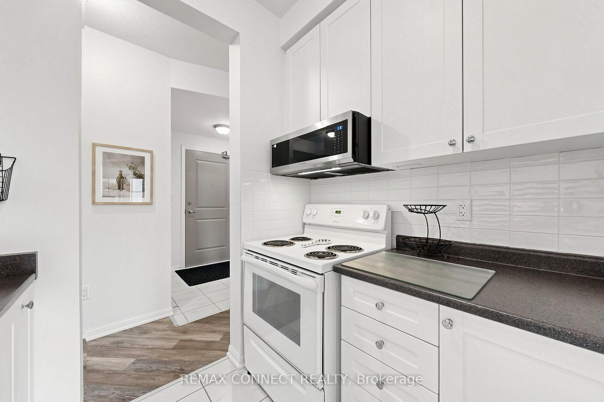Photo 11 of Unit 307, 84 Aspen Springs Drive, Clarington, Bowmanville — HOMEH