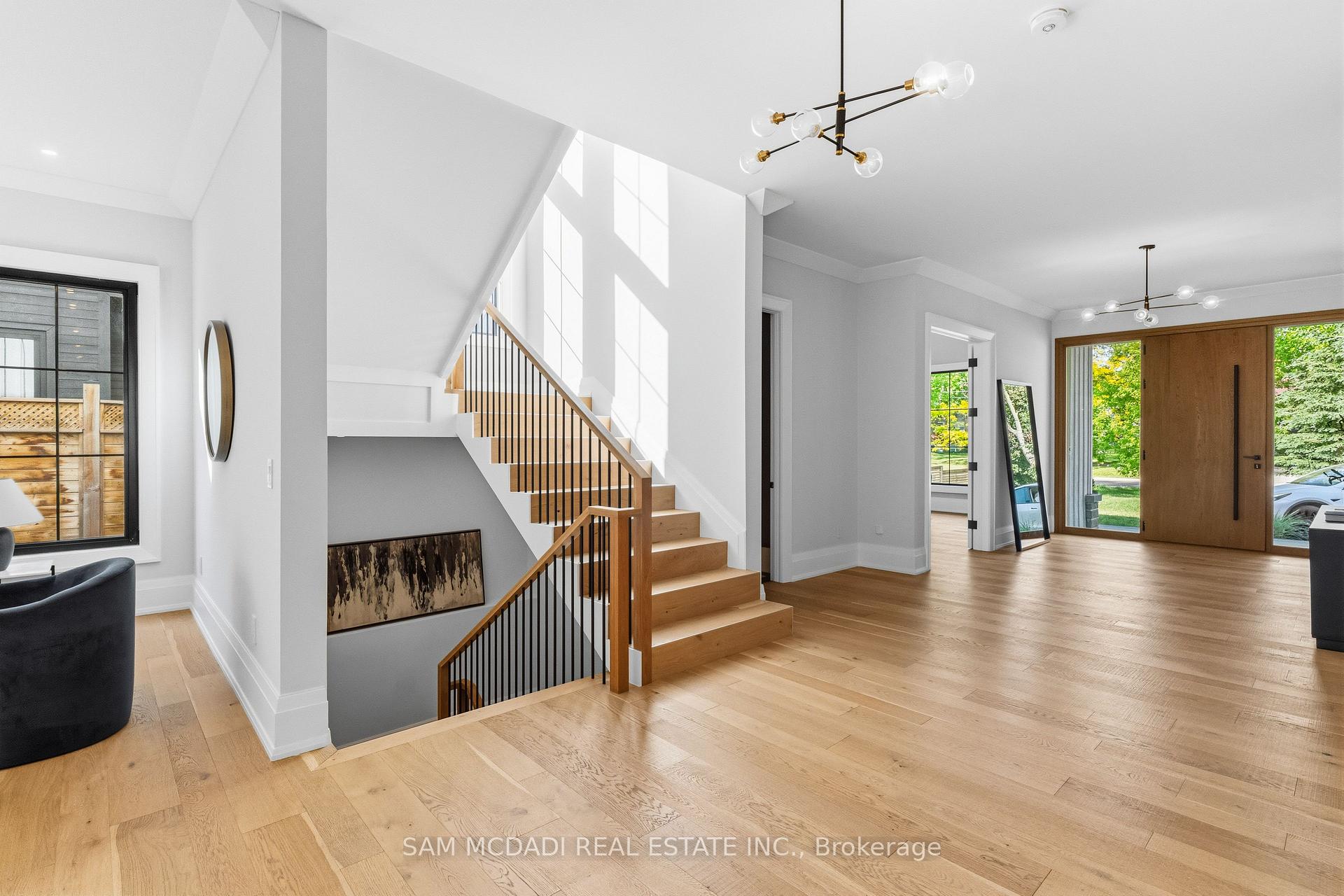 Photo 2 of 584 Fourth Line, Oakville, West — HOMEH