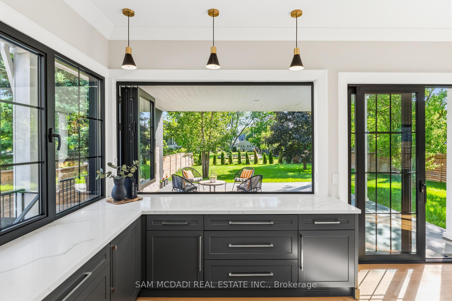 Photo 11 of 584 Fourth Line, Oakville, West — HOMEH