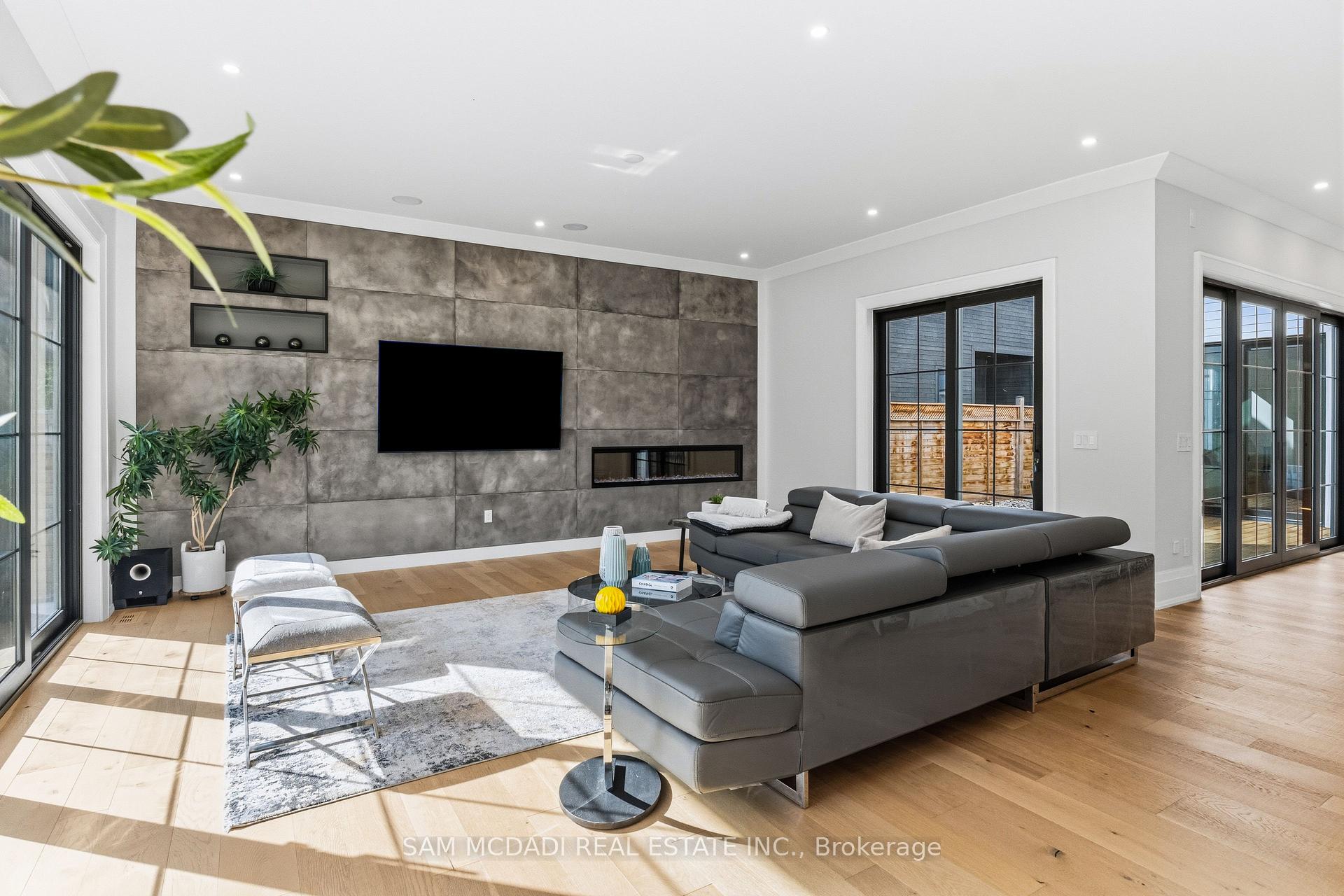 Photo 13 of 584 Fourth Line, Oakville, West — HOMEH