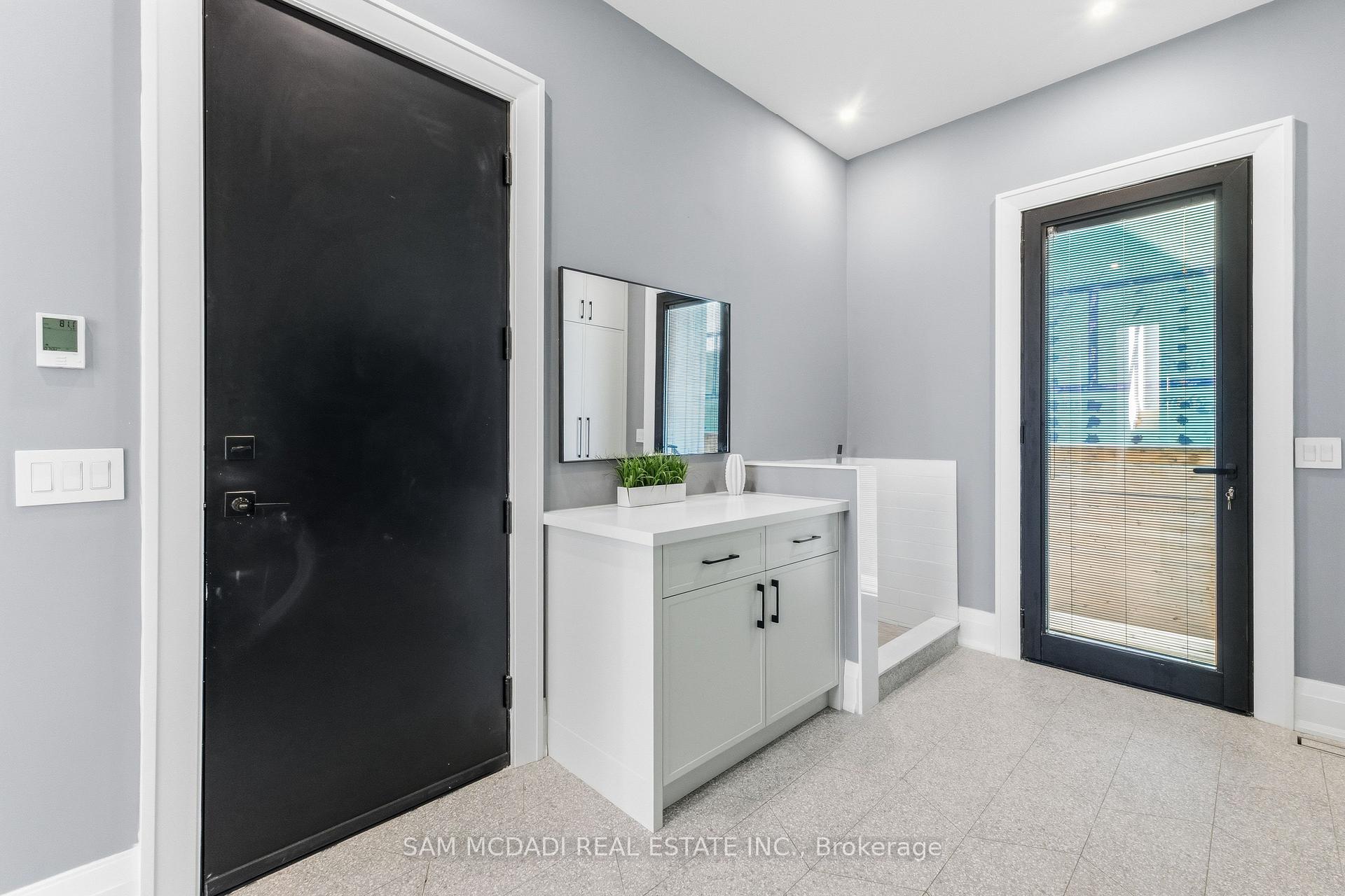 Photo 16 of 584 Fourth Line, Oakville, West — HOMEH