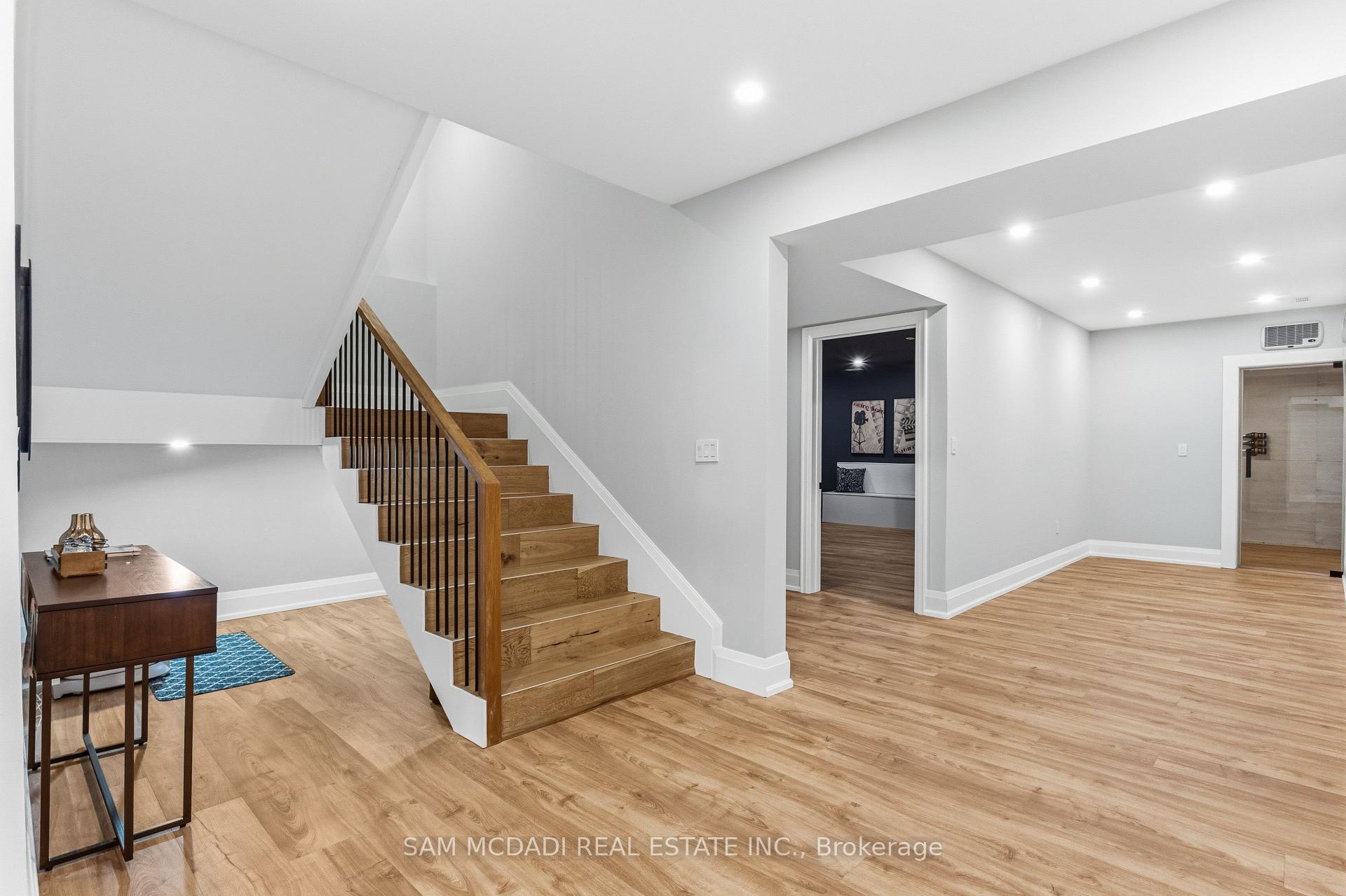 Photo 34 of 584 Fourth Line, Oakville, West — HOMEH