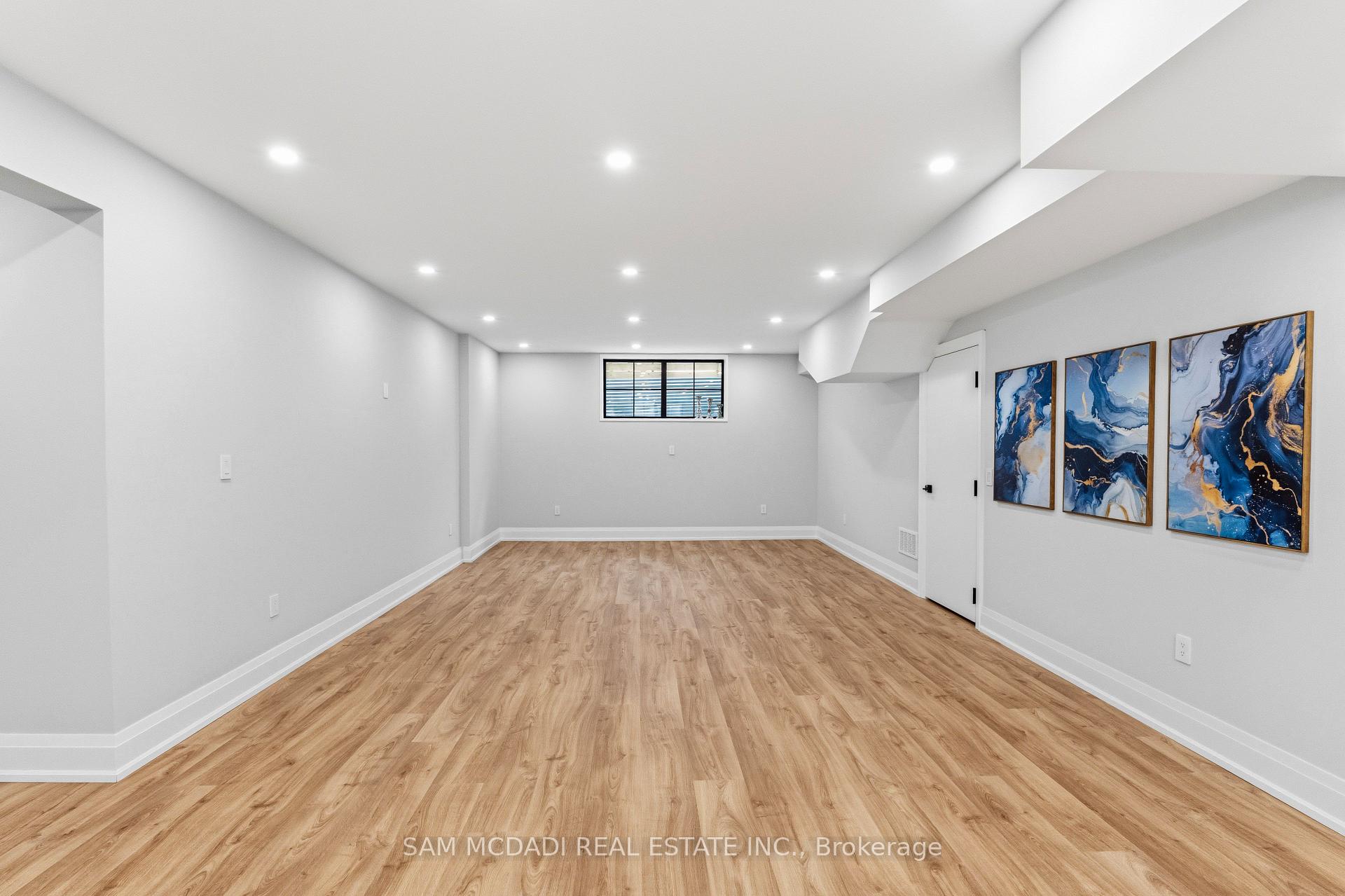 Photo 37 of 584 Fourth Line, Oakville, West — HOMEH