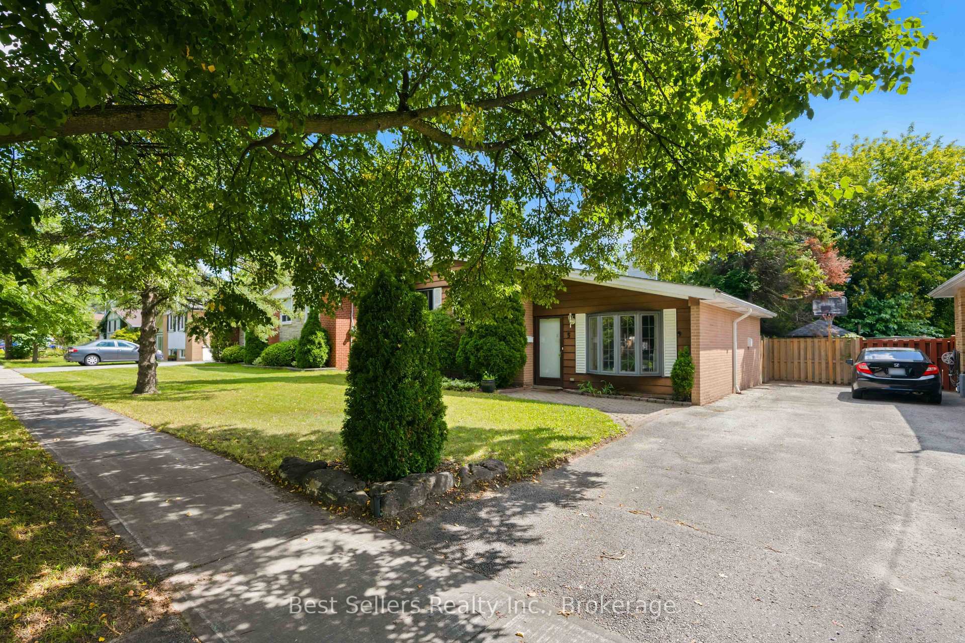 Photo 34 of 5 Benfrisco Crescent, Scarborough, Woburn — HOMEH