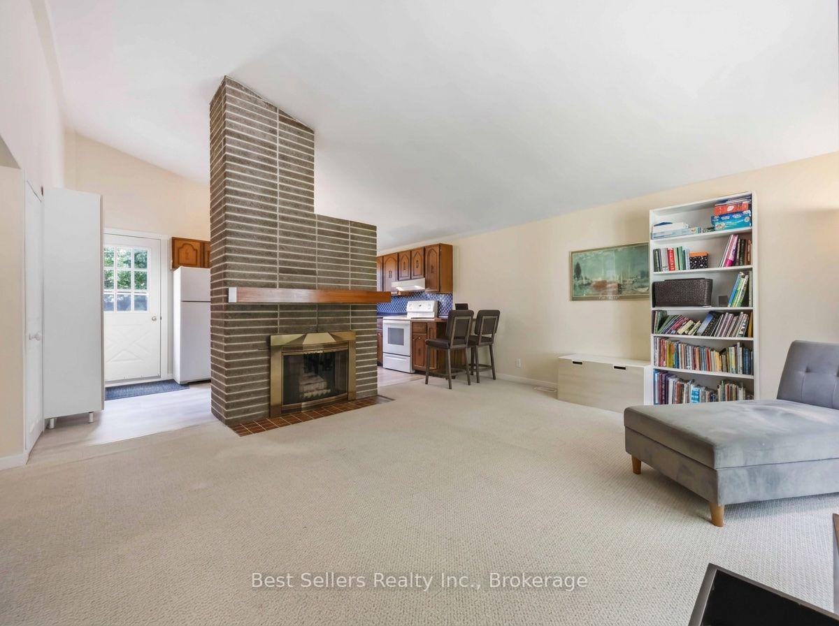 Photo 4 of 5 Benfrisco Crescent, Scarborough, Woburn — HOMEH
