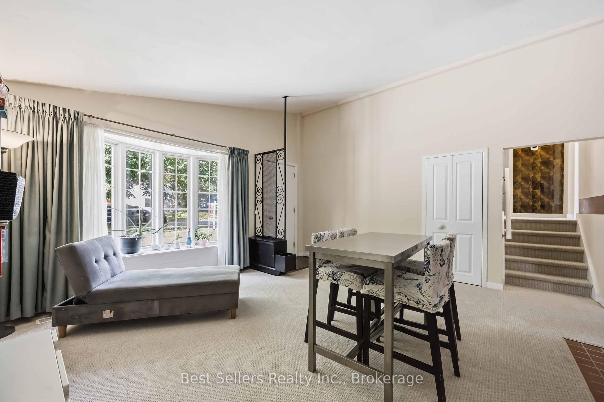 Photo 9 of 5 Benfrisco Crescent, Scarborough, Woburn — HOMEH