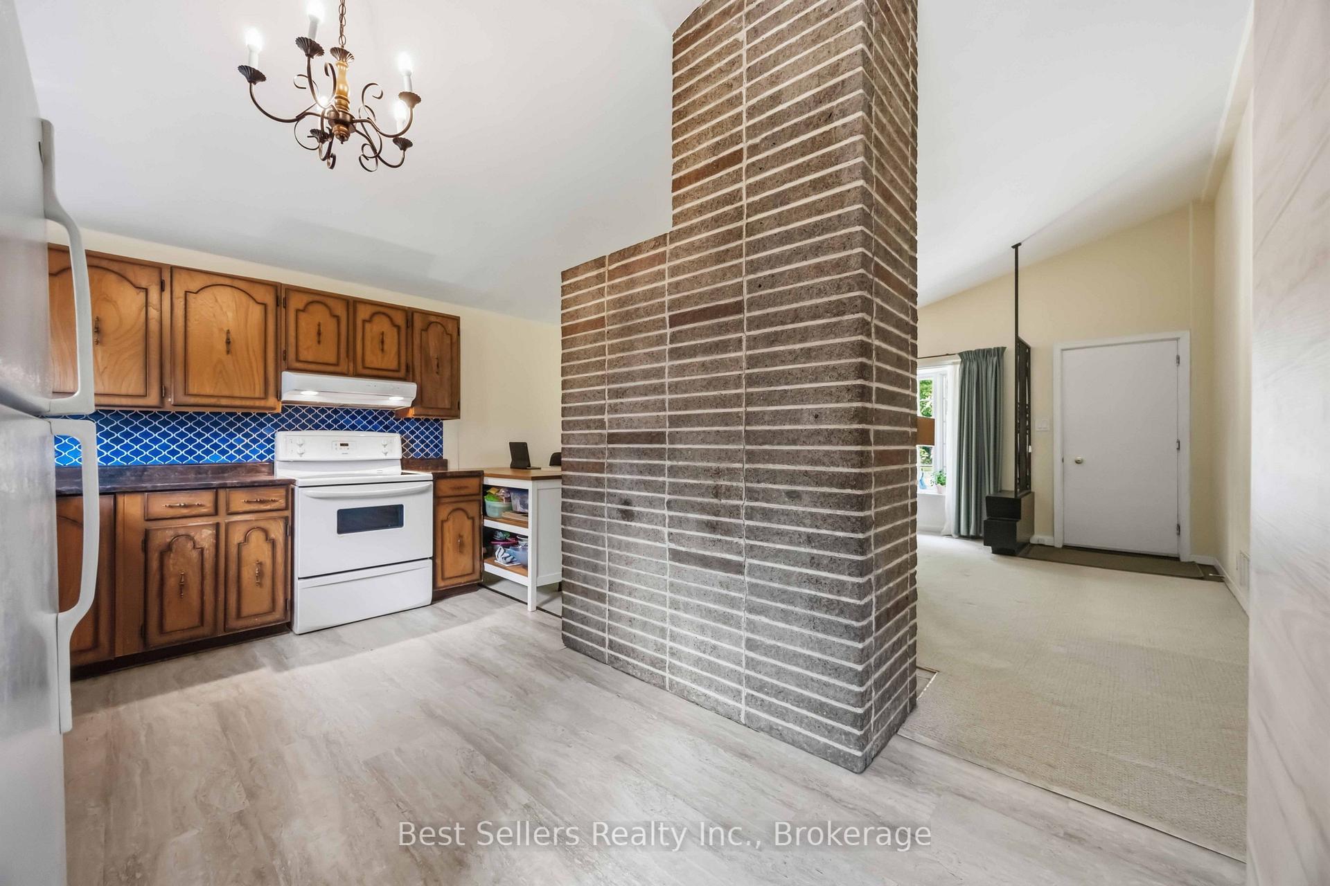 Photo 11 of 5 Benfrisco Crescent, Scarborough, Woburn — HOMEH