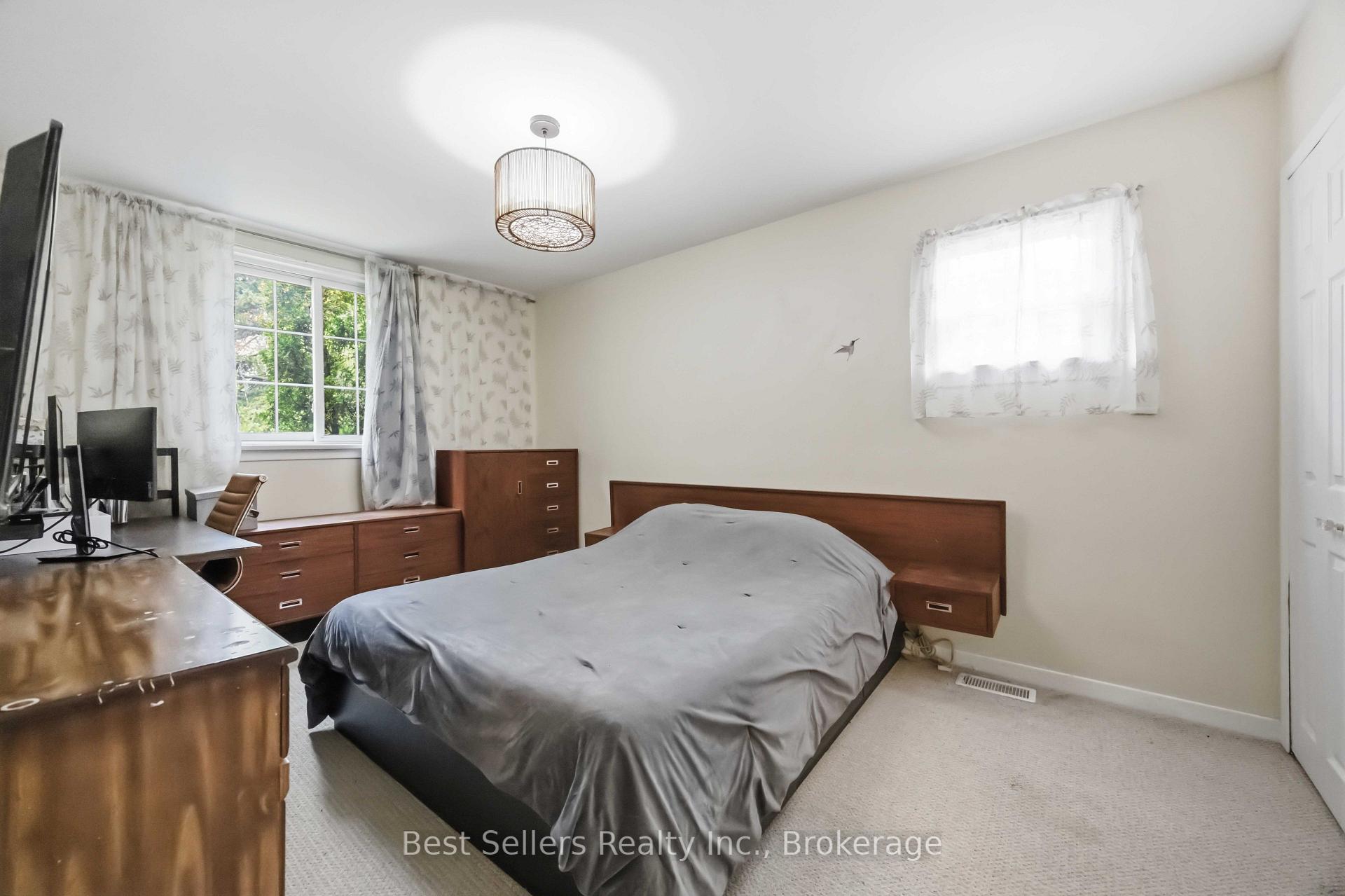 Photo 16 of 5 Benfrisco Crescent, Scarborough, Woburn — HOMEH