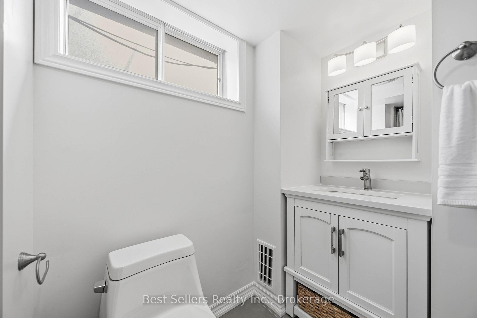 Photo 25 of 5 Benfrisco Crescent, Scarborough, Woburn — HOMEH