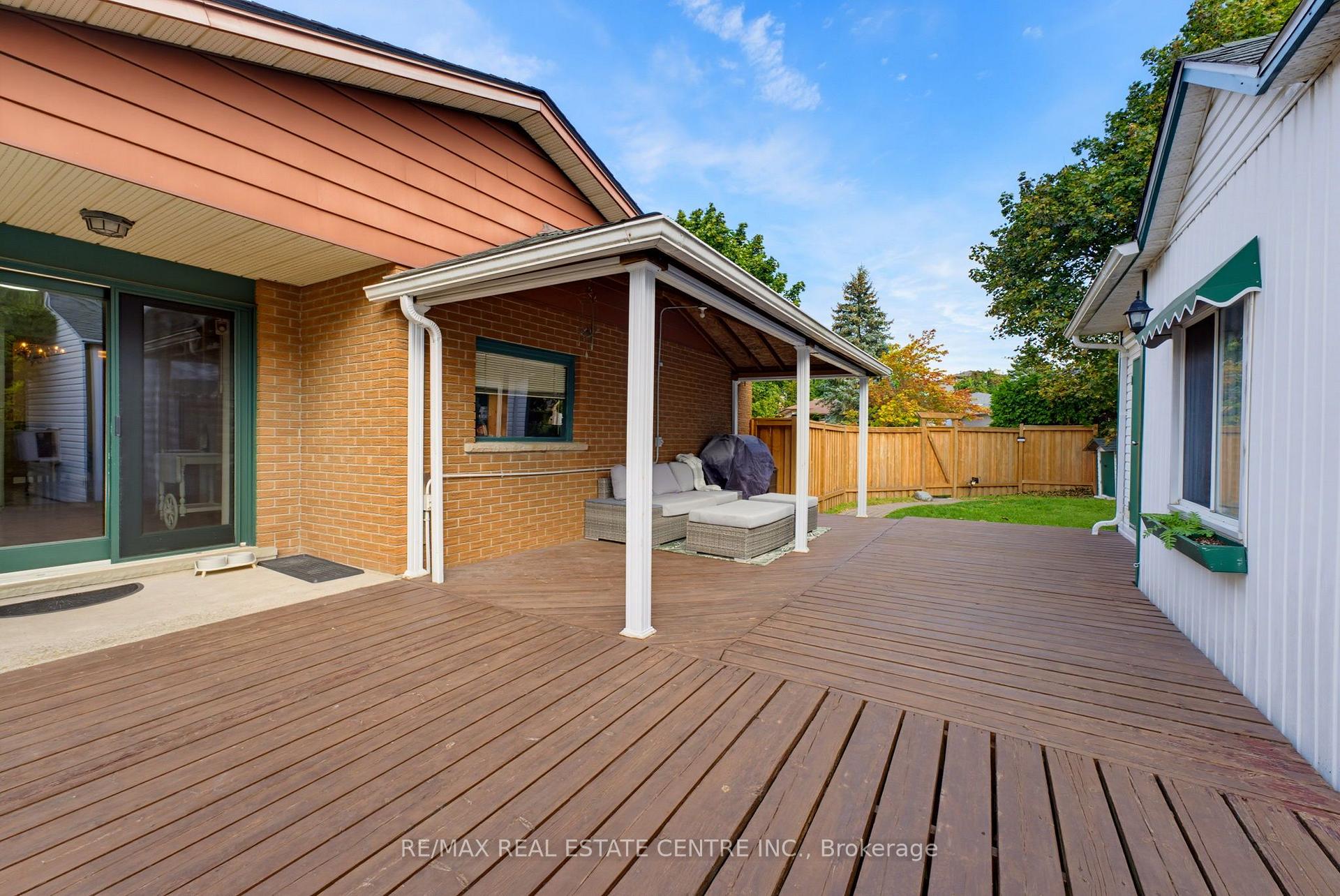 Photo 30 of 35 Windy Ridge Drive, Kitchener, Brigadoon — HOMEH