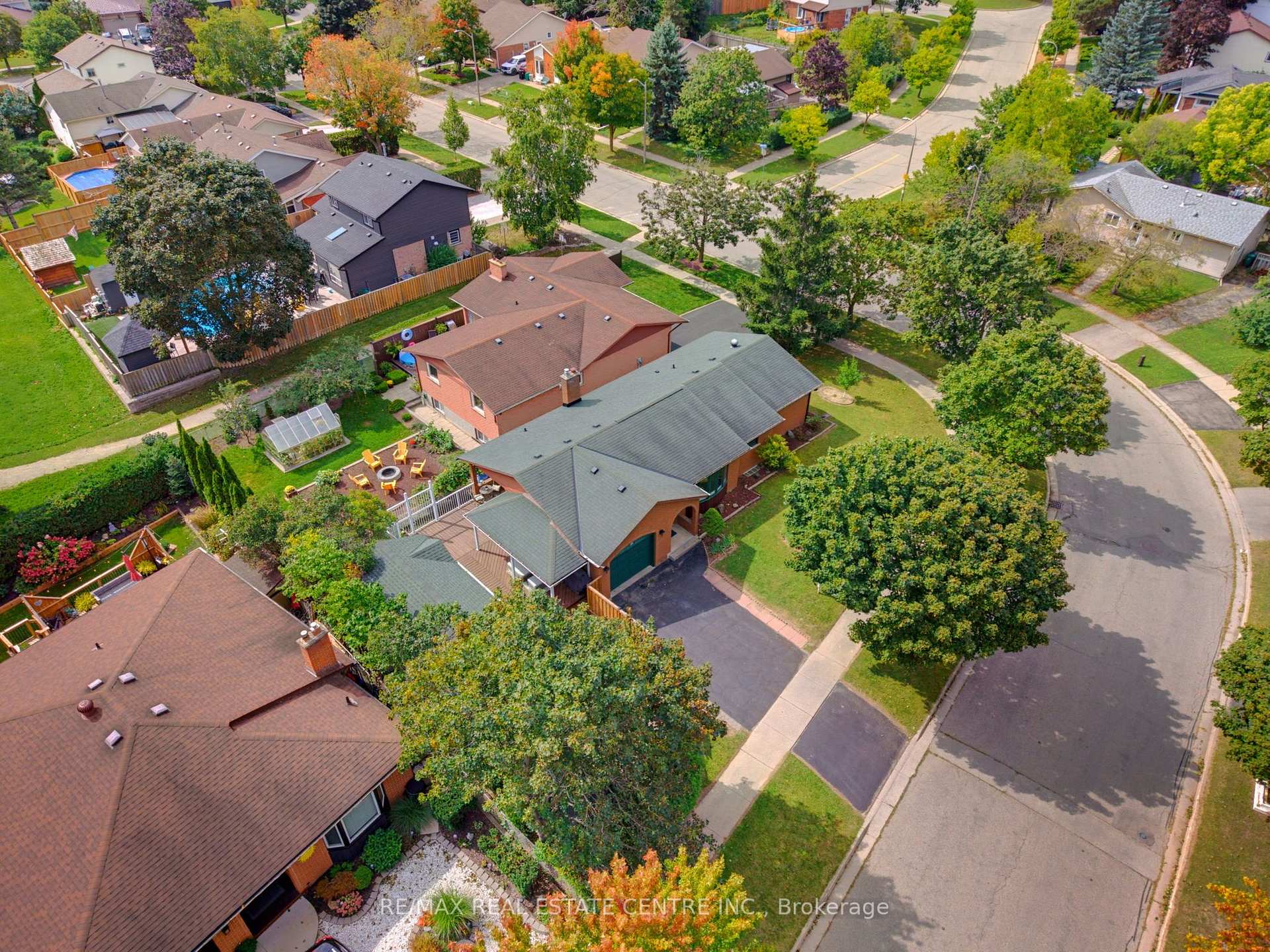 Photo 39 of 35 Windy Ridge Drive, Kitchener, Brigadoon — HOMEH