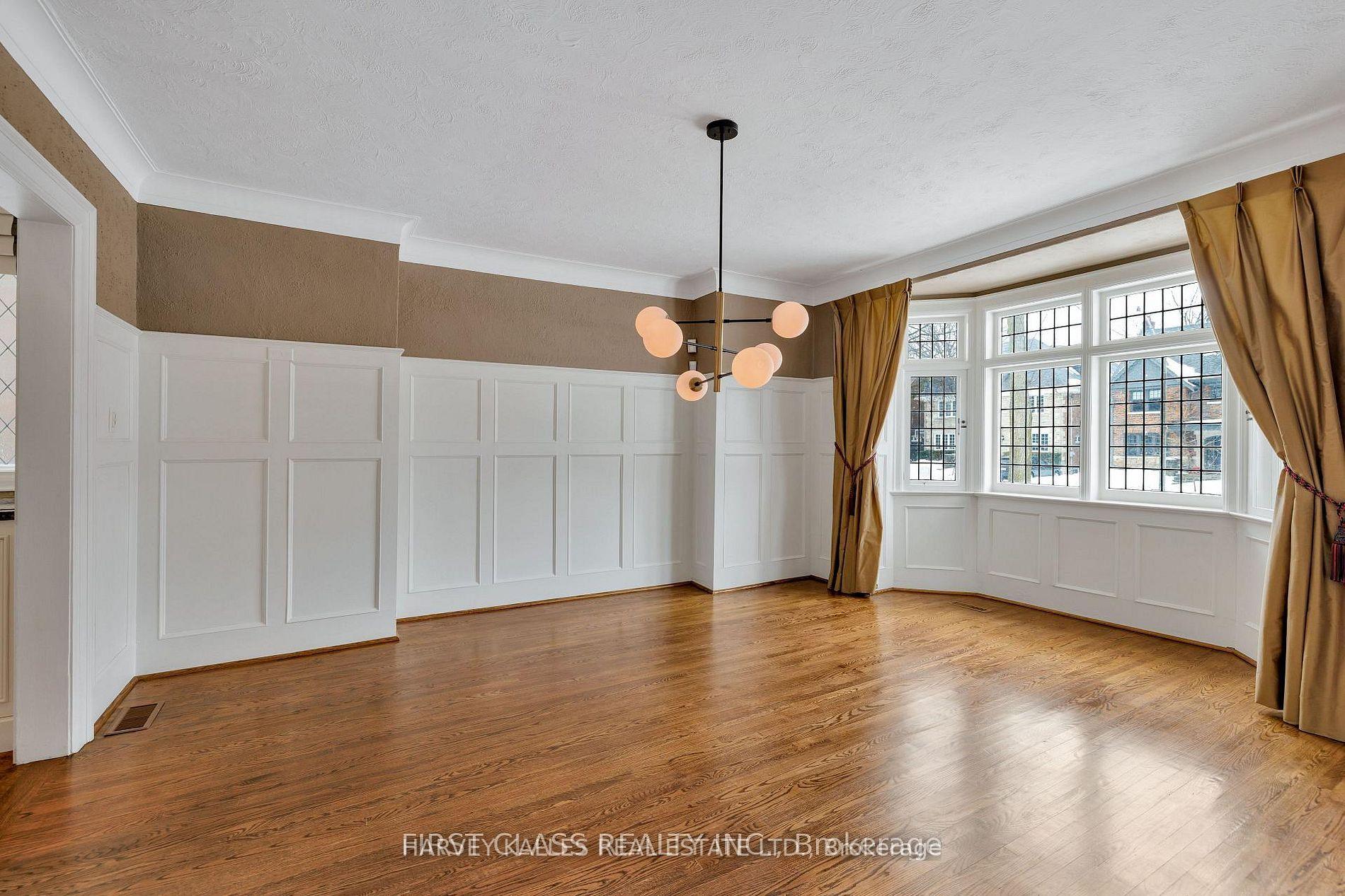 Photo 10 of 80 Douglas Drive, Toronto, Rosedale-Moore Park — HOMEH