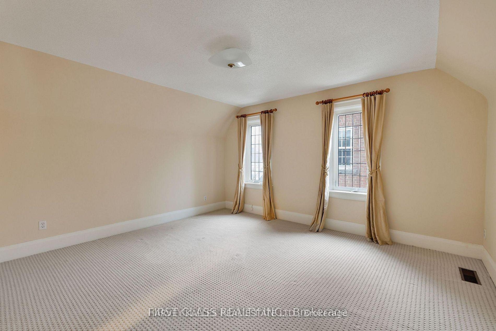 Photo 40 of 80 Douglas Drive, Toronto, Rosedale-Moore Park — HOMEH