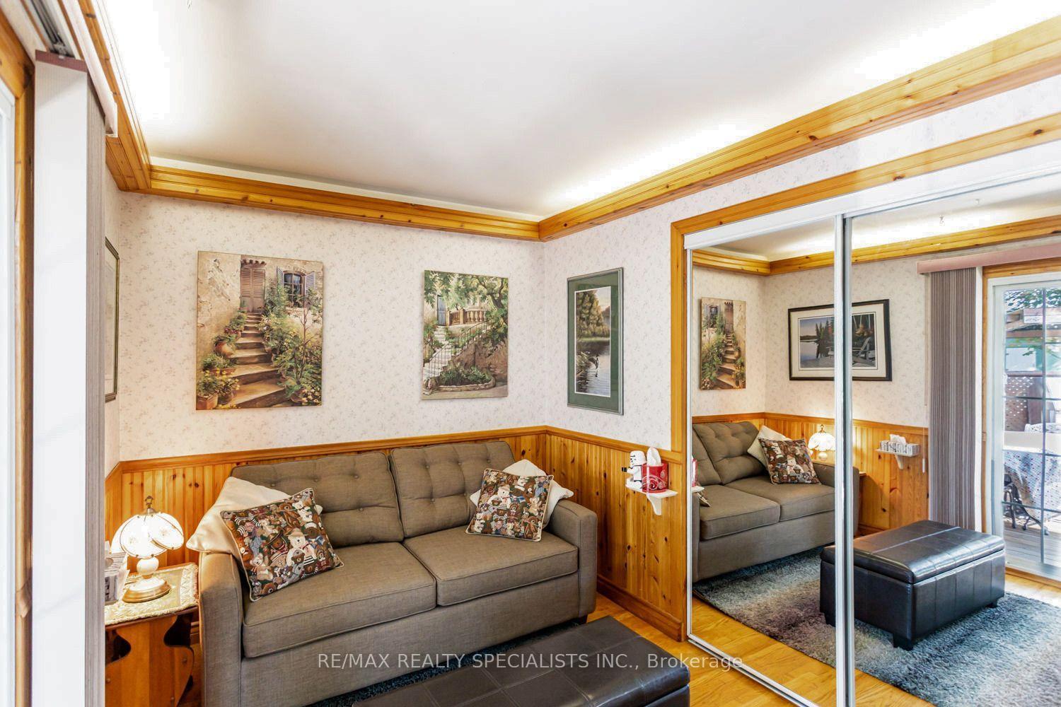 Photo 21 of 32 Falconer Drive, Mississauga, Streetsville — HOMEH