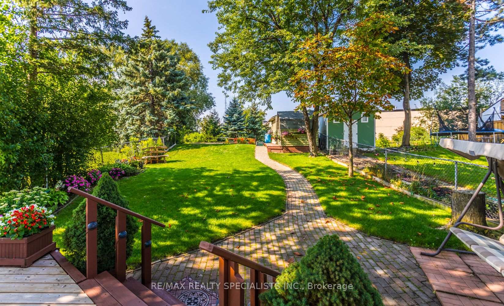 Photo 36 of 32 Falconer Drive, Mississauga, Streetsville — HOMEH