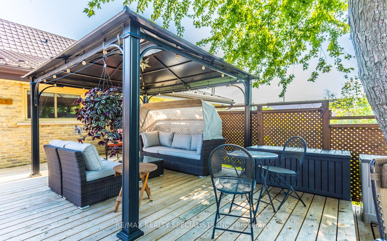 Photo 41 of 32 Falconer Drive, Mississauga, Streetsville — HOMEH