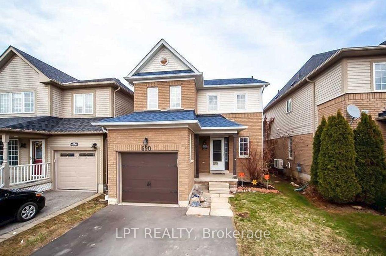 Photo 2 of 690 Brasswinds Trail, Oshawa, Pinecrest — HOMEH