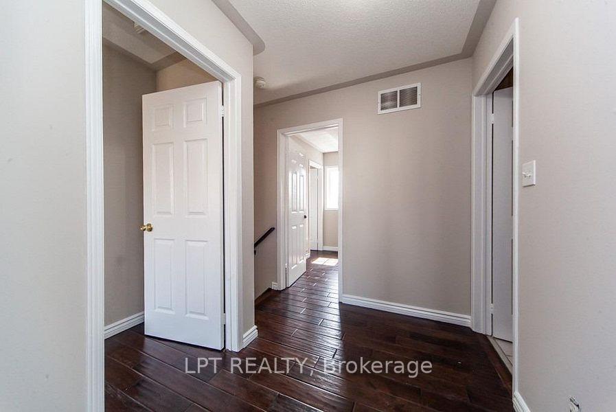 Photo 11 of 690 Brasswinds Trail, Oshawa, Pinecrest — HOMEH