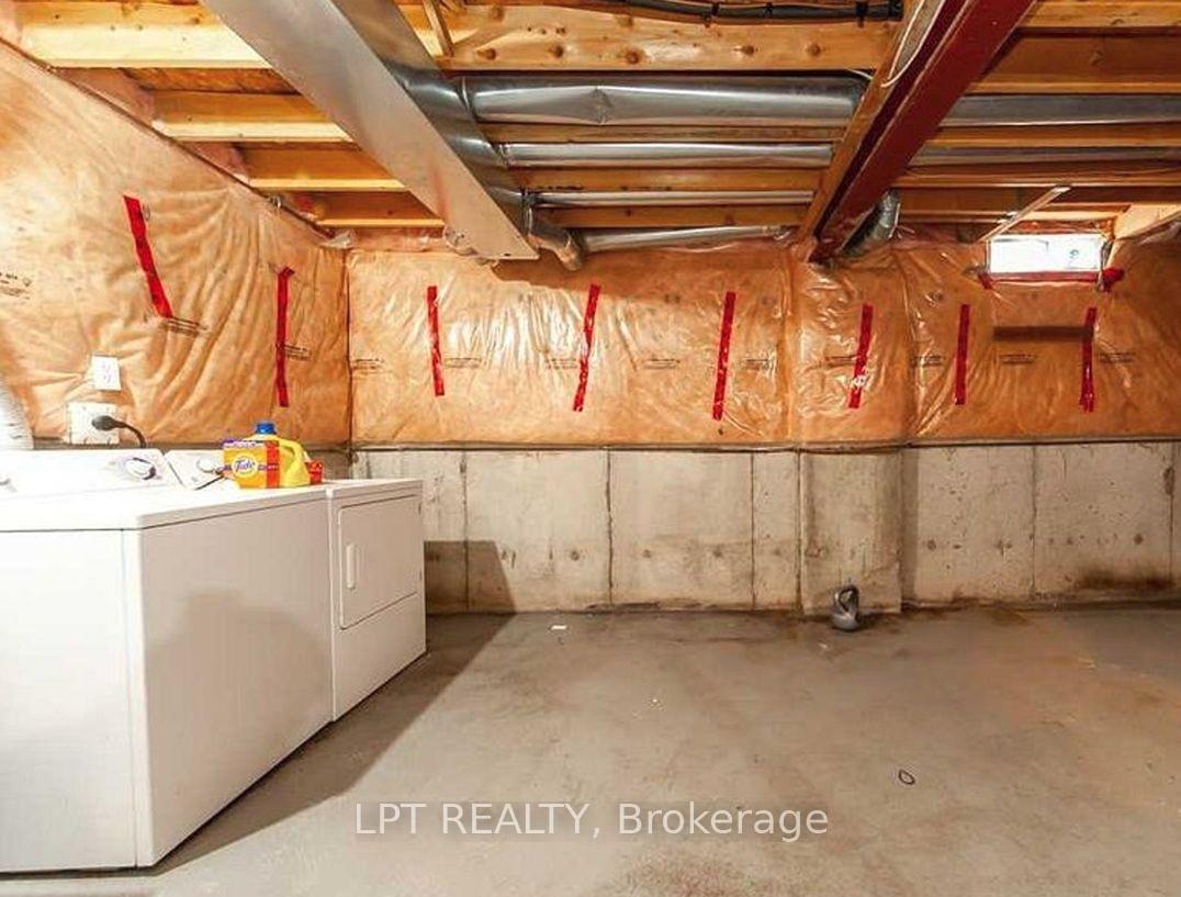 Photo 17 of 690 Brasswinds Trail, Oshawa, Pinecrest — HOMEH