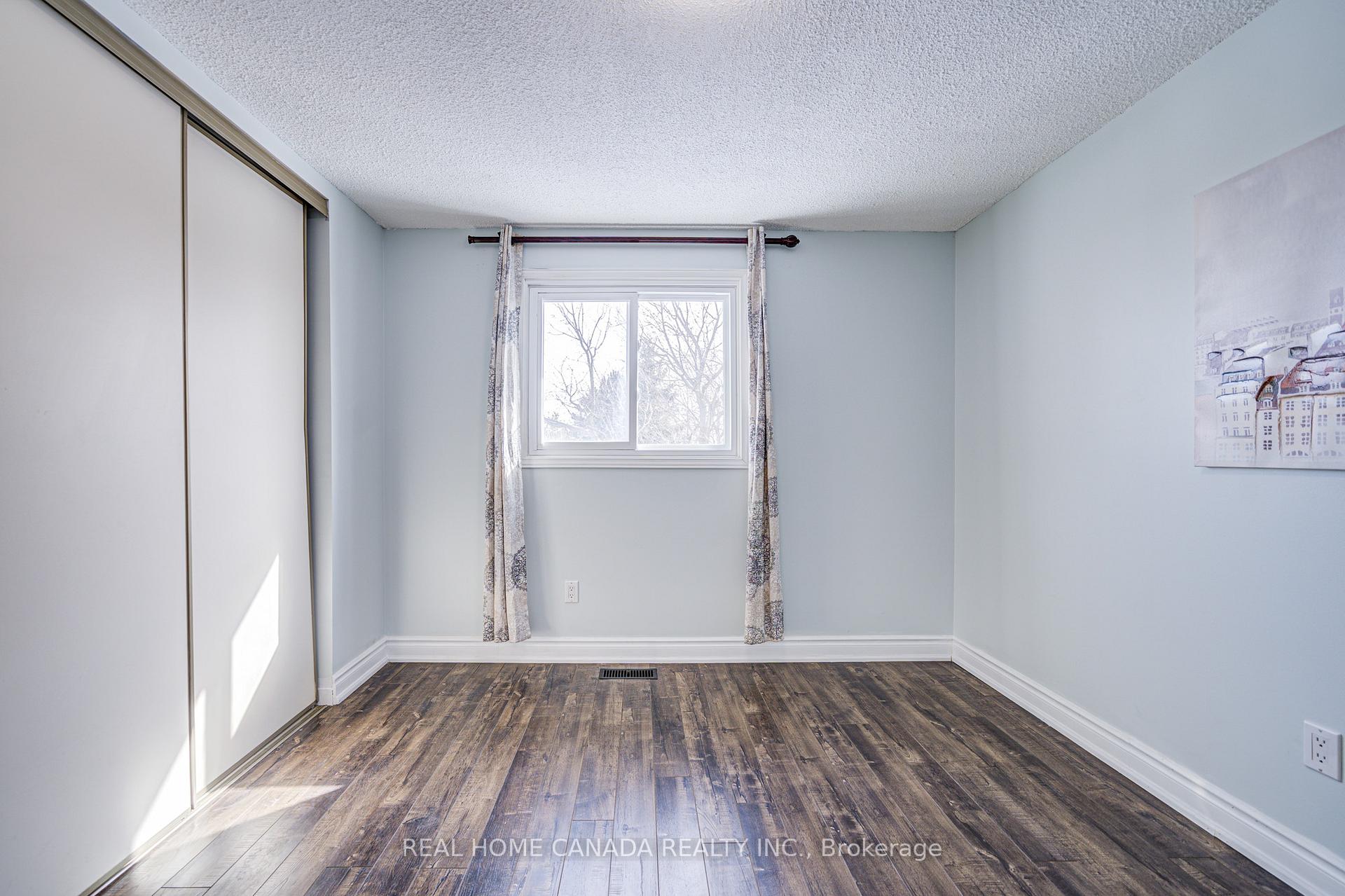 Photo 22 of 21 Hallen Road, Brampton, Fletcher's West — HOMEH